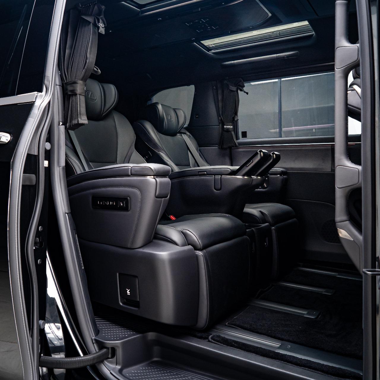 2024 Lexus LM  350 7 Seater 2024 Lexus LM  350 7 Seater