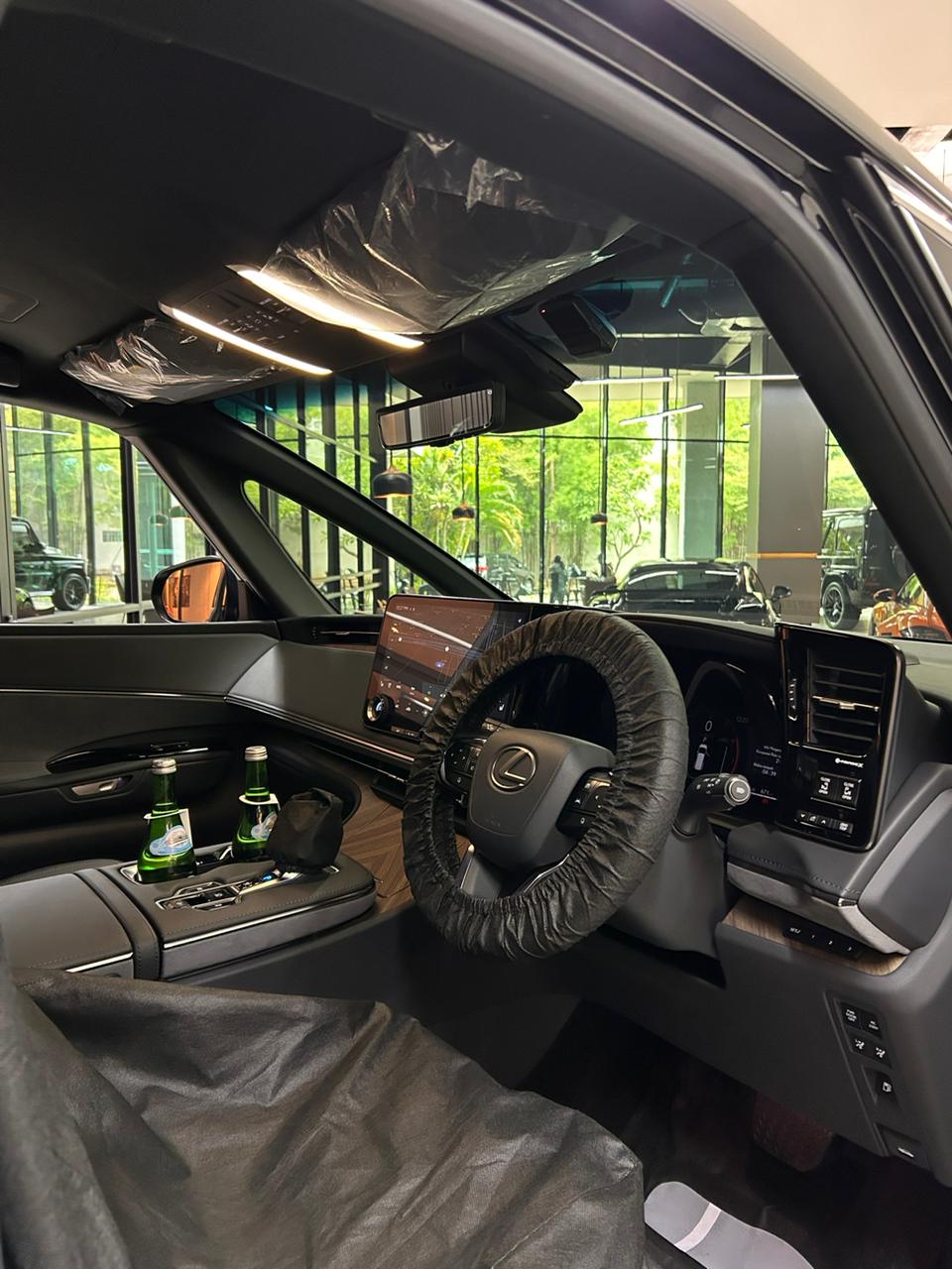 2024 Lexus LM 350h 7-Seater 2024 Lexus LM 350h 7-Seater