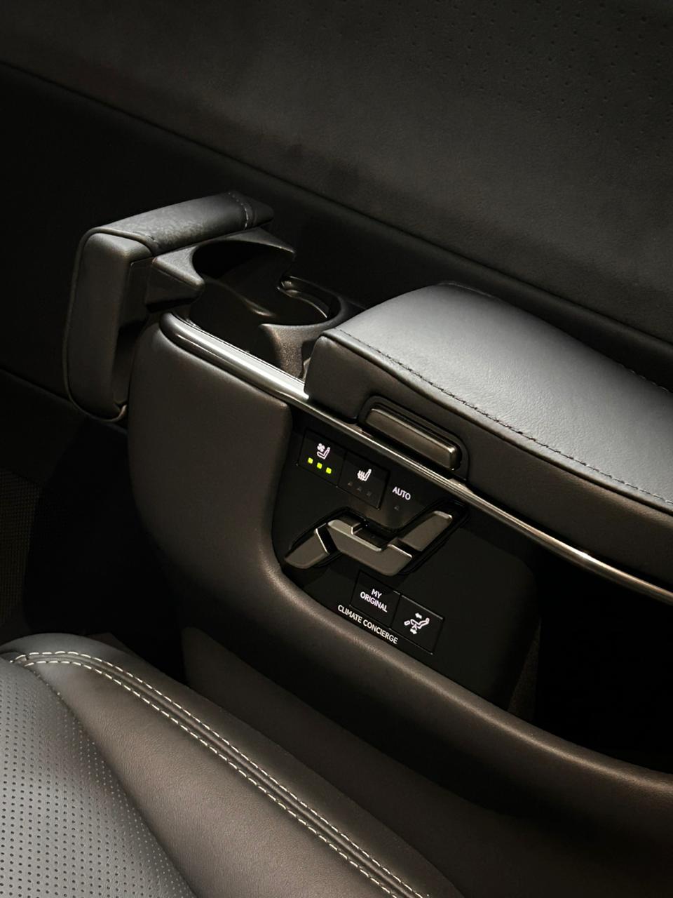 2024 Lexus LM 350h 7-Seater 2024 Lexus LM 350h 7-Seater