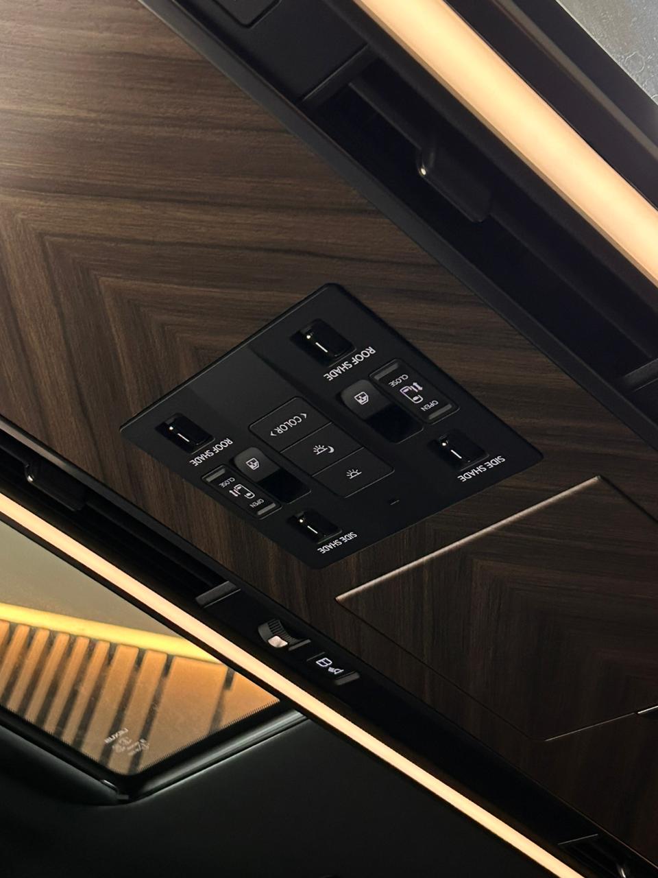 2024 Lexus LM 350h 7-Seater 2024 Lexus LM 350h 7-Seater