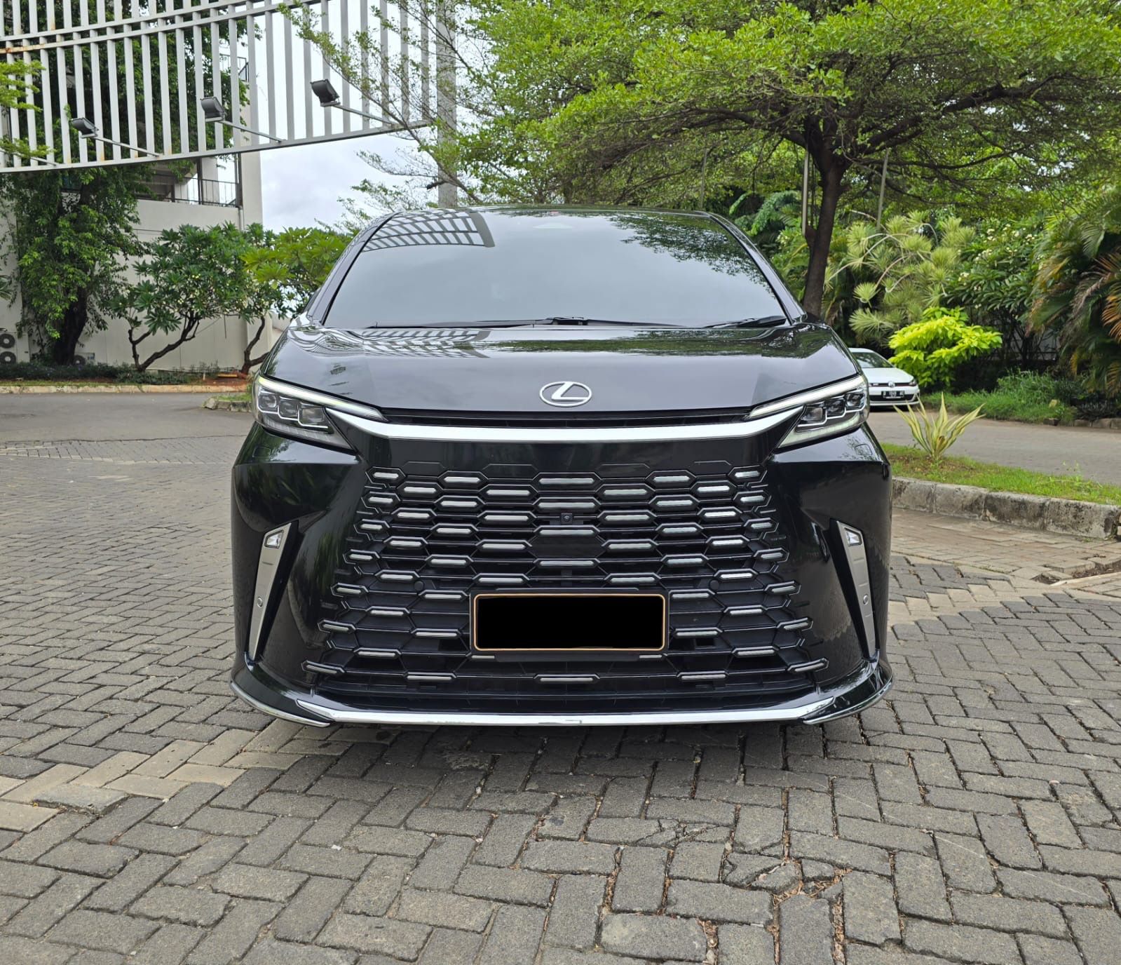 2024 Lexus LM 350h 7-Seater 2024 Lexus LM 350h 7-Seater