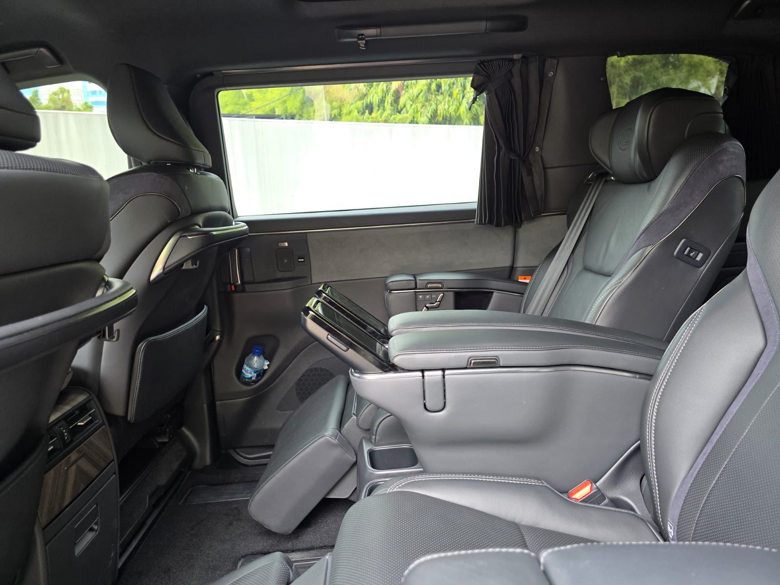 2024 Lexus LM 350h 7-Seater 2024 Lexus LM 350h 7-Seater