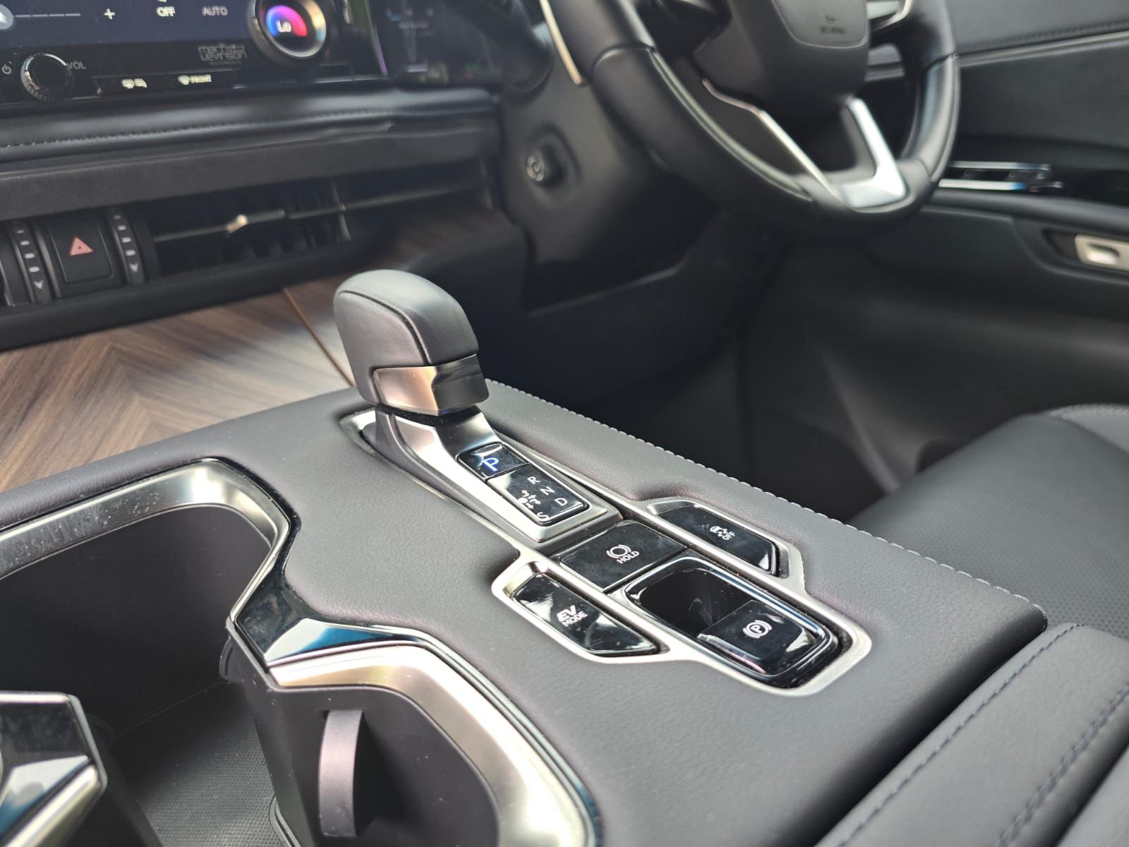 2024 Lexus LM 350h 7-Seater 2024 Lexus LM 350h 7-Seater