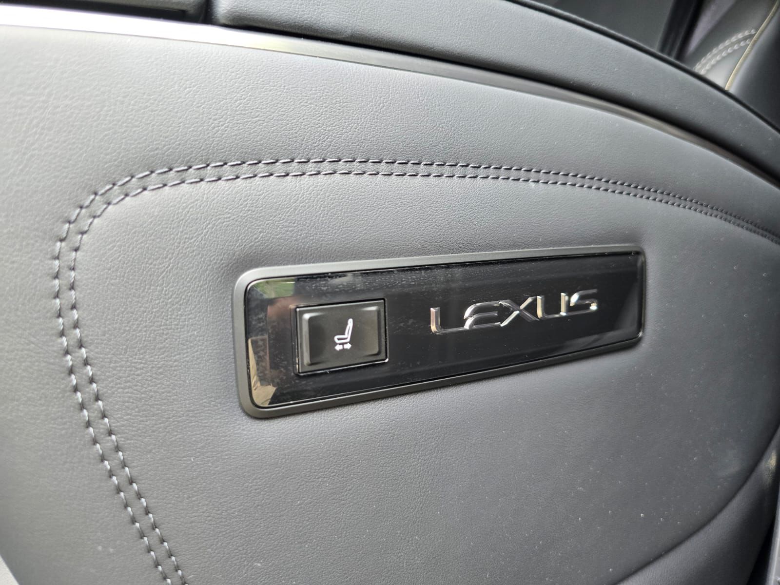 2024 Lexus LM 350h 7-Seater 2024 Lexus LM 350h 7-Seater
