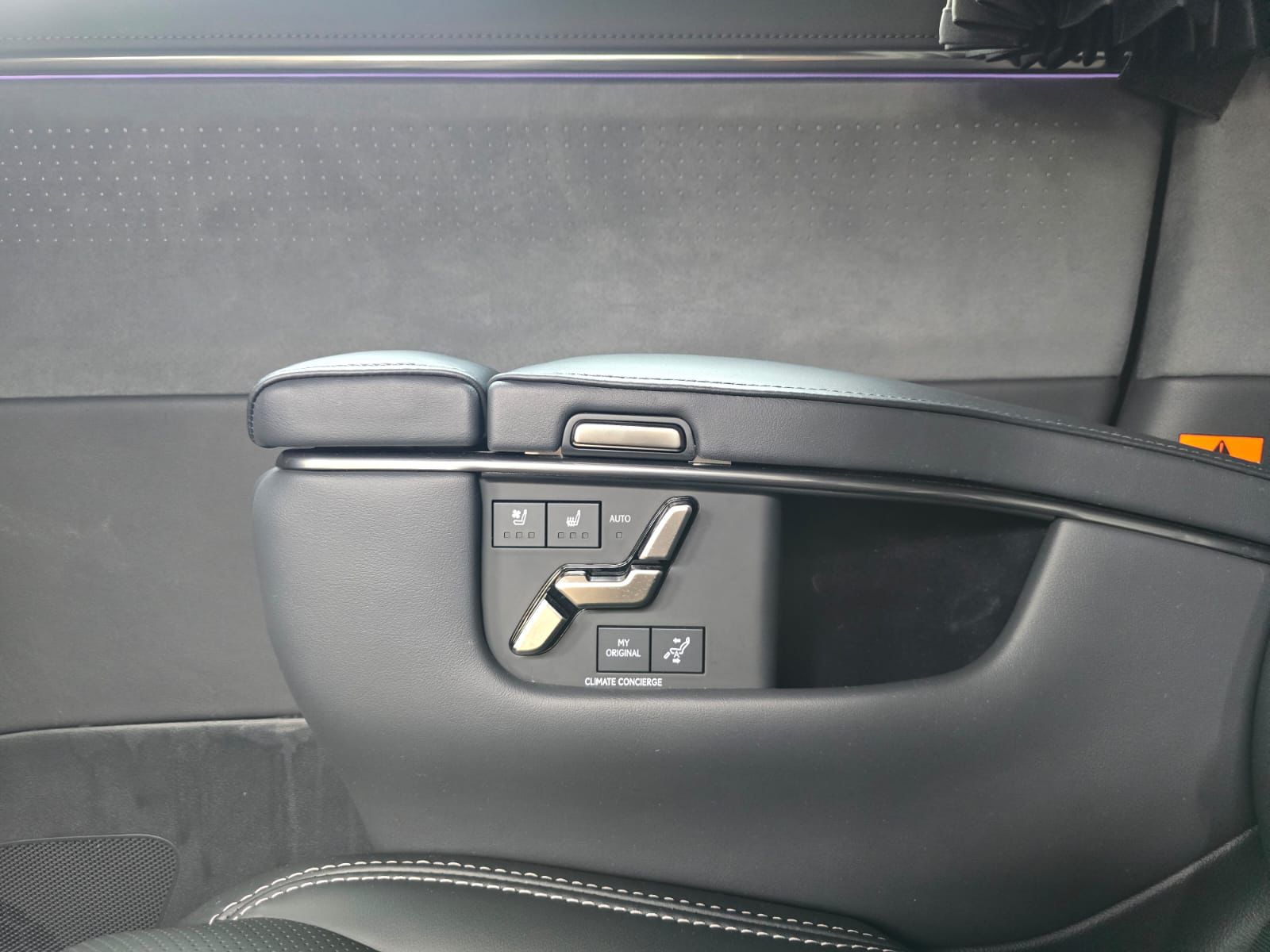 2024 Lexus LM 350h 7-Seater 2024 Lexus LM 350h 7-Seater