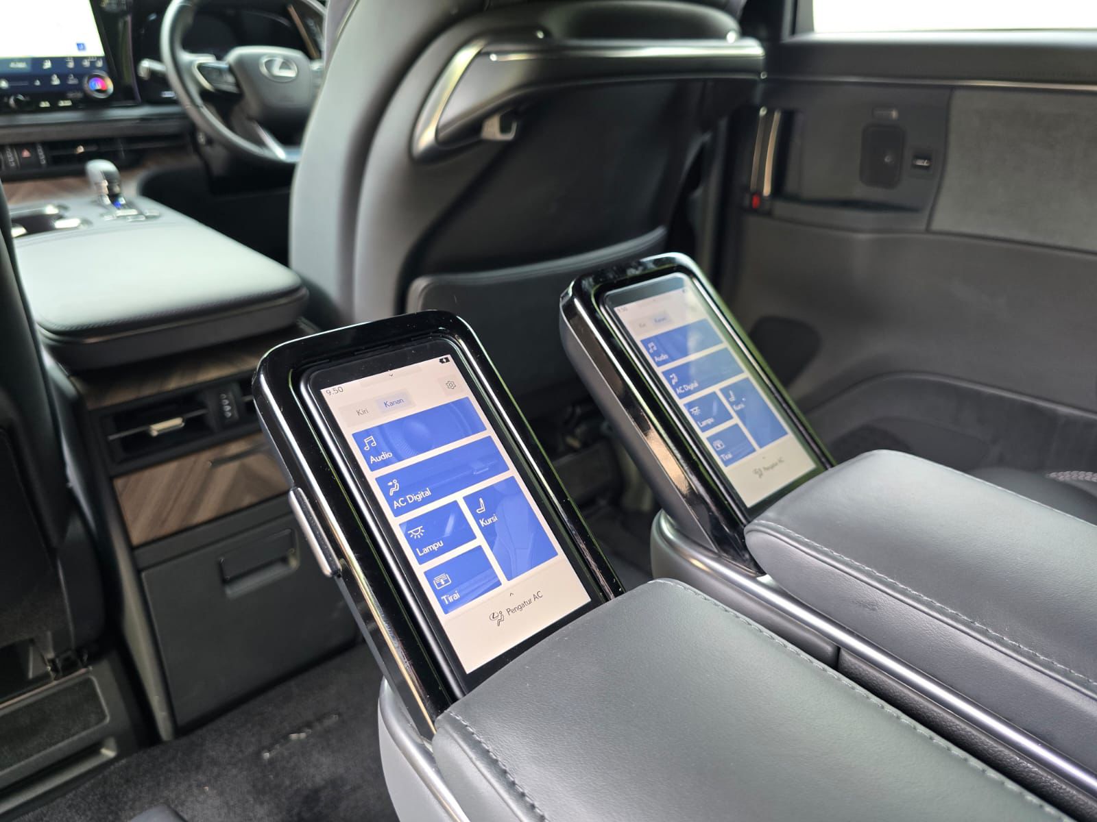 2024 Lexus LM 350h 7-Seater 2024 Lexus LM 350h 7-Seater