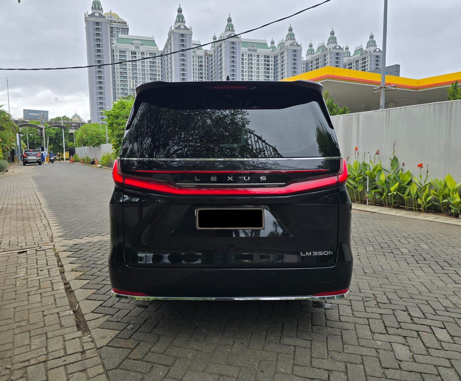 2024 Lexus LM 350h 7-Seater 2024 Lexus LM 350h 7-Seater