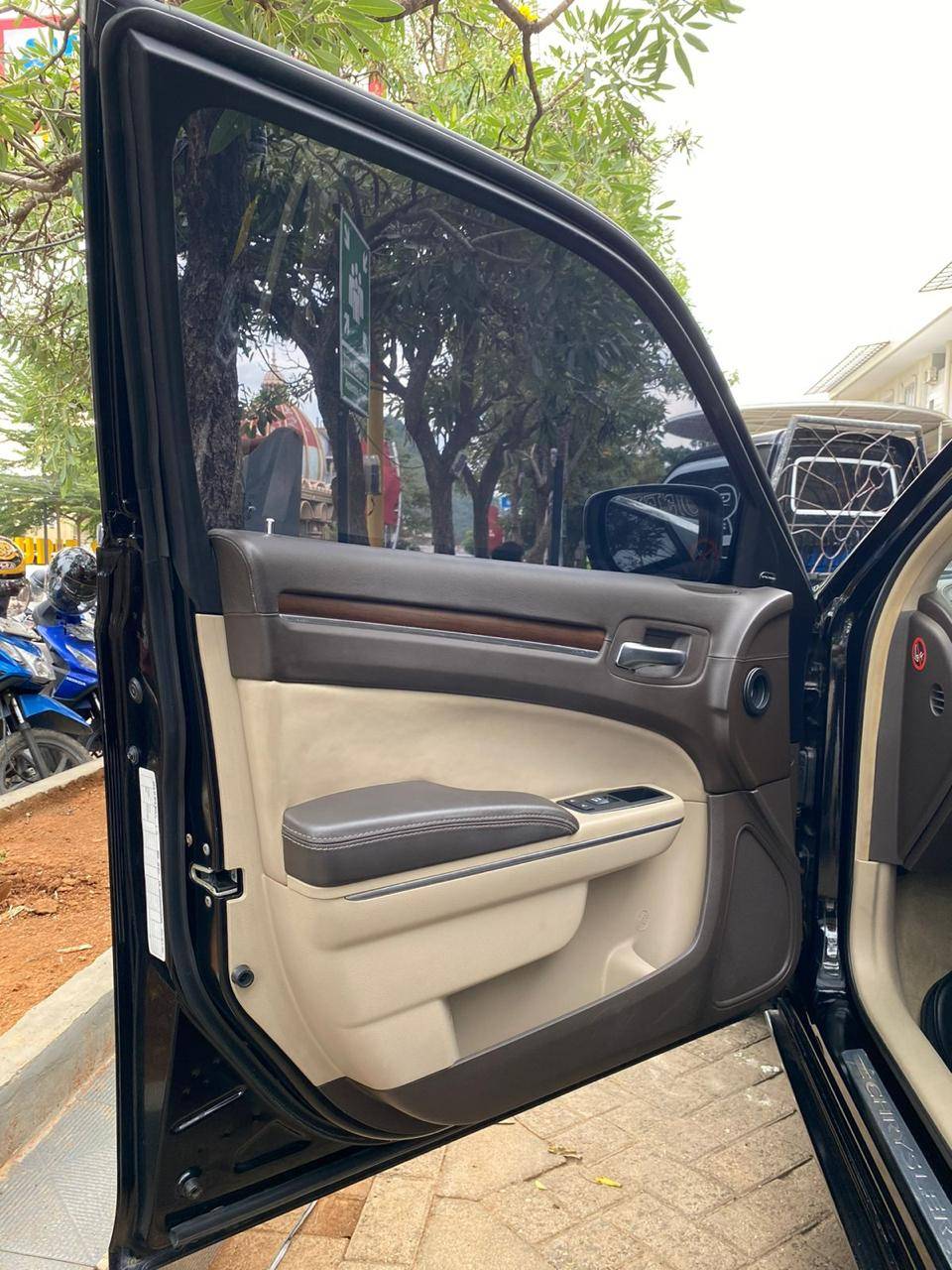 2012 Chrysler 300 2012 Chrysler 300