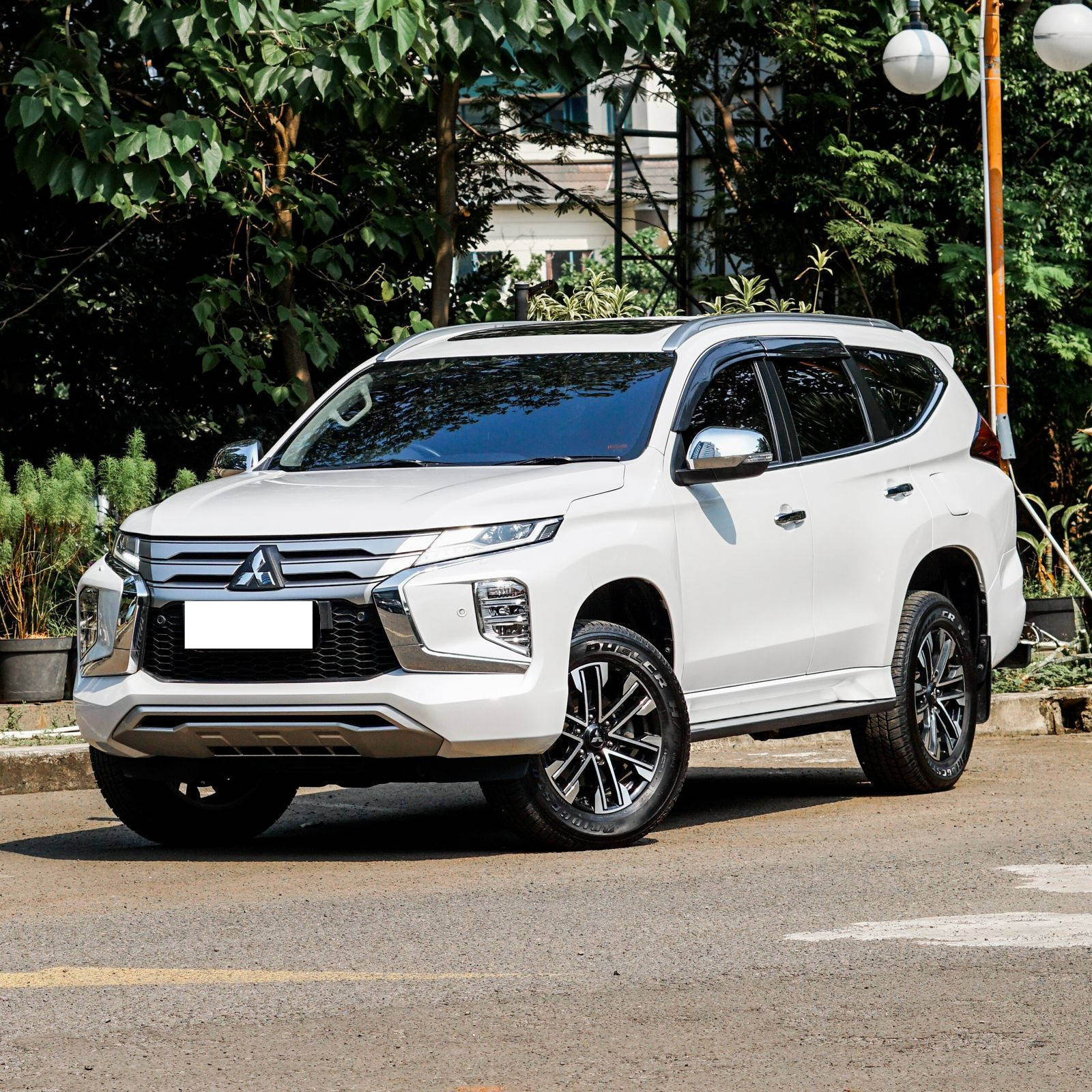 2022 Mitsubishi Pajero Sport Dakar AT 4x2 Bekas 2022 Mitsubishi Pajero Sport Dakar AT 4x2 Bekas