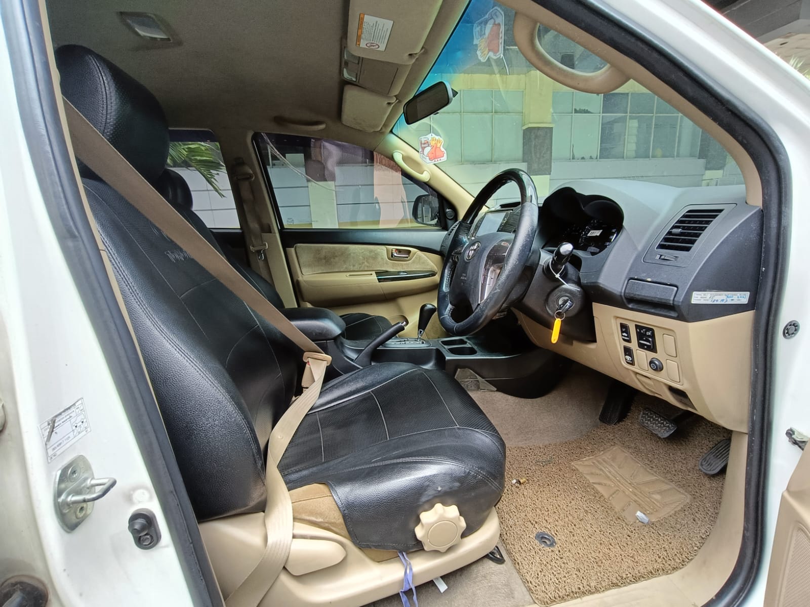 2014 Toyota Fortuner  2.5 G A/T 2014 Toyota Fortuner  2.5 G A/T