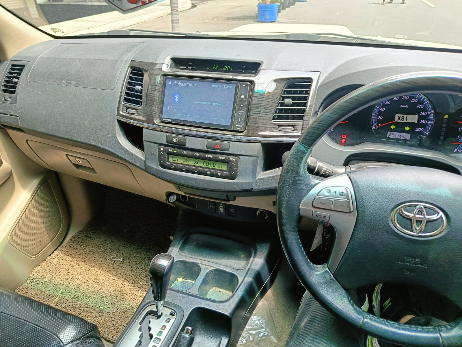 2014 Toyota Fortuner  2.5 G A/T 2014 Toyota Fortuner  2.5 G A/T