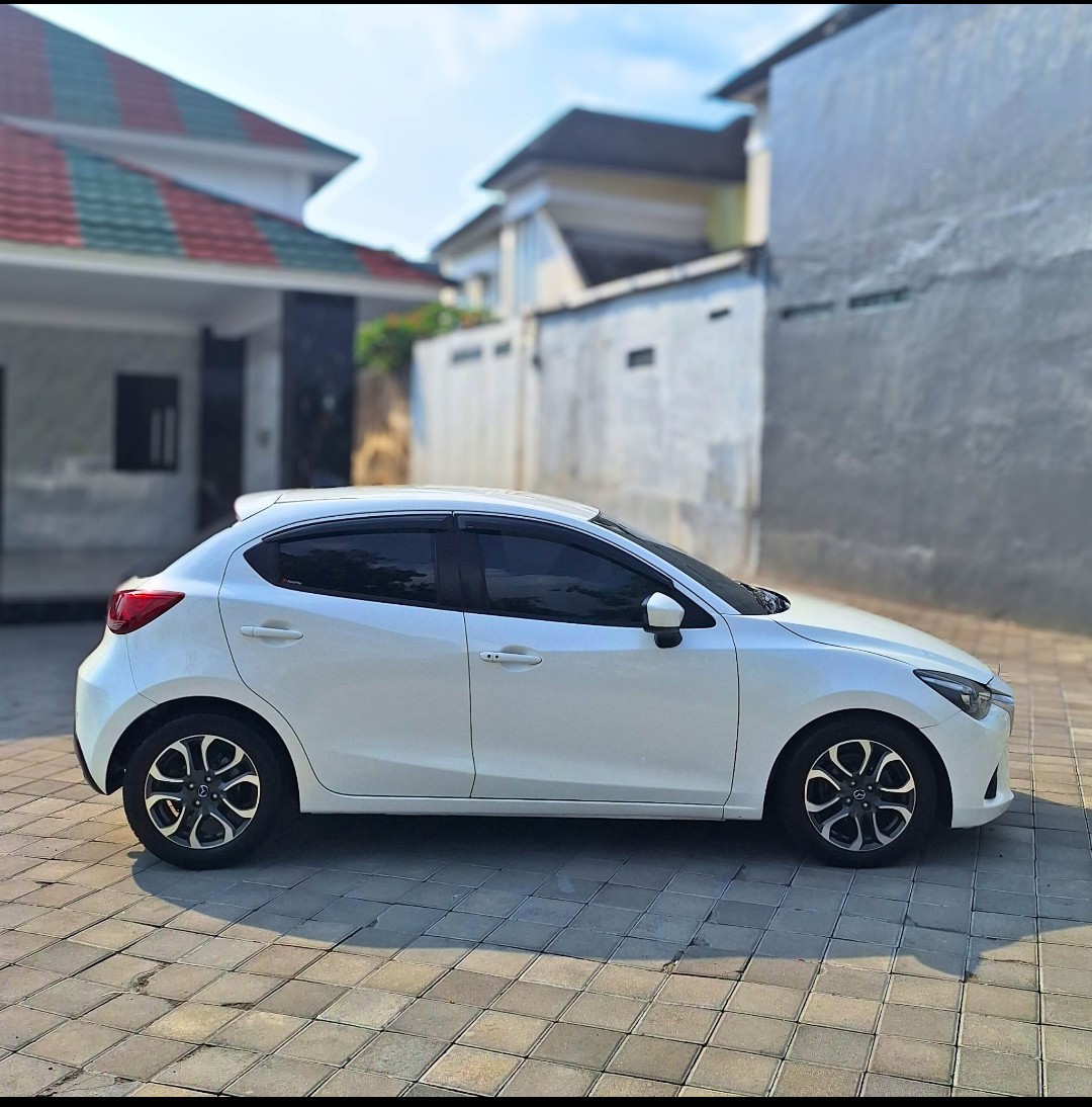 2016 Mazda 2 Hatchback GT 1.5L AT 2016 Mazda 2 Hatchback GT 1.5L AT