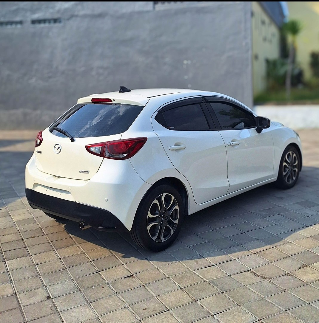 2016 Mazda 2 Hatchback GT 1.5L AT 2016 Mazda 2 Hatchback GT 1.5L AT