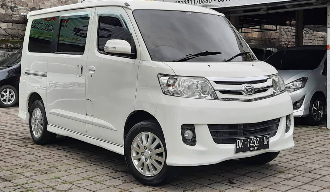 2012 Daihatsu Luxio 2012 Daihatsu Luxio