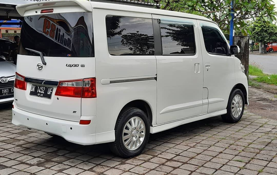 2012 Daihatsu Luxio 2012 Daihatsu Luxio