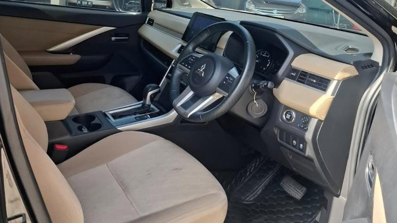 2022 Mitsubishi Xpander  1.5 L ULTIMATE 2022 Mitsubishi Xpander  1.5 L ULTIMATE