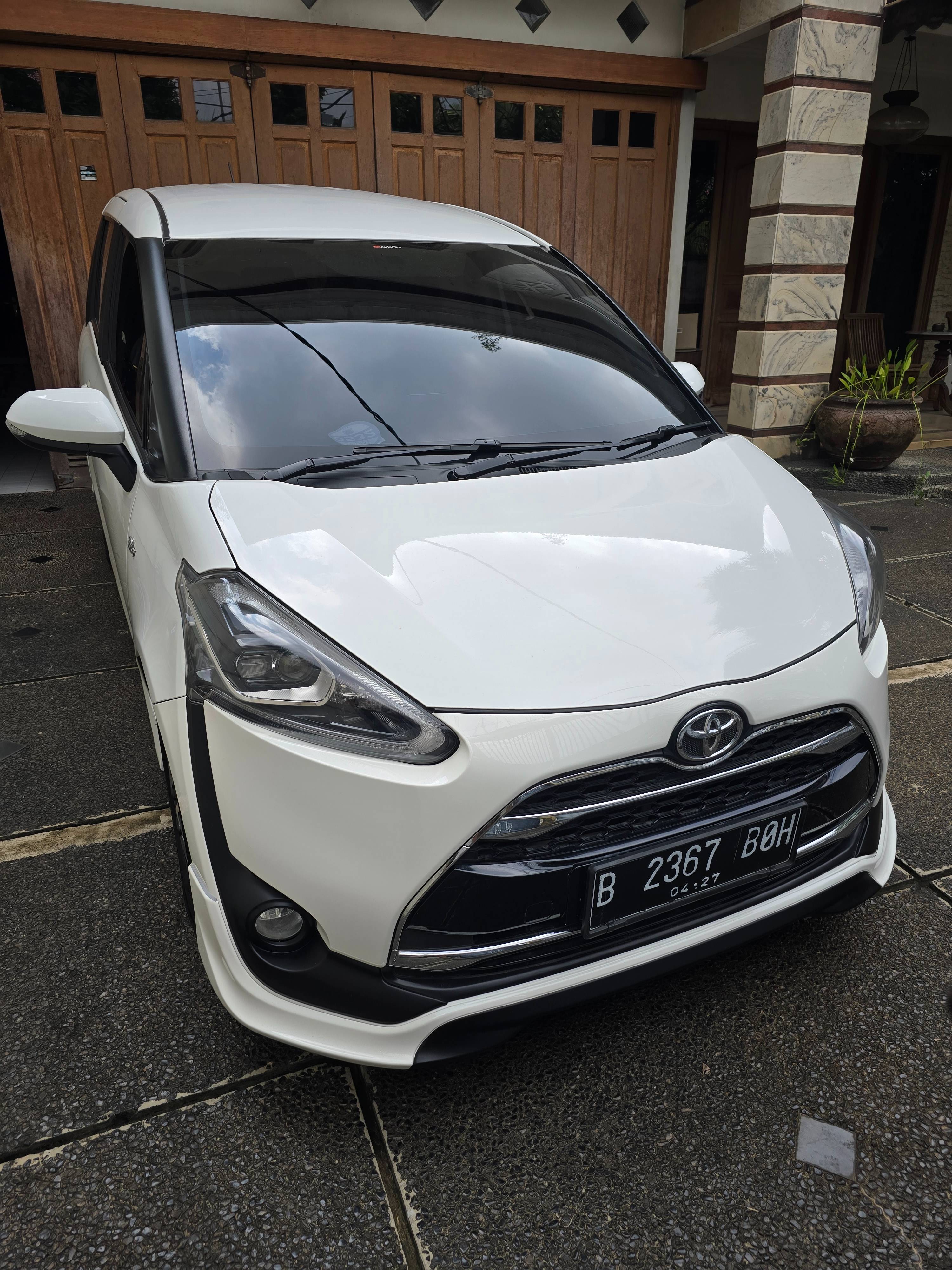 2017 Toyota Sienta 2017 Toyota Sienta