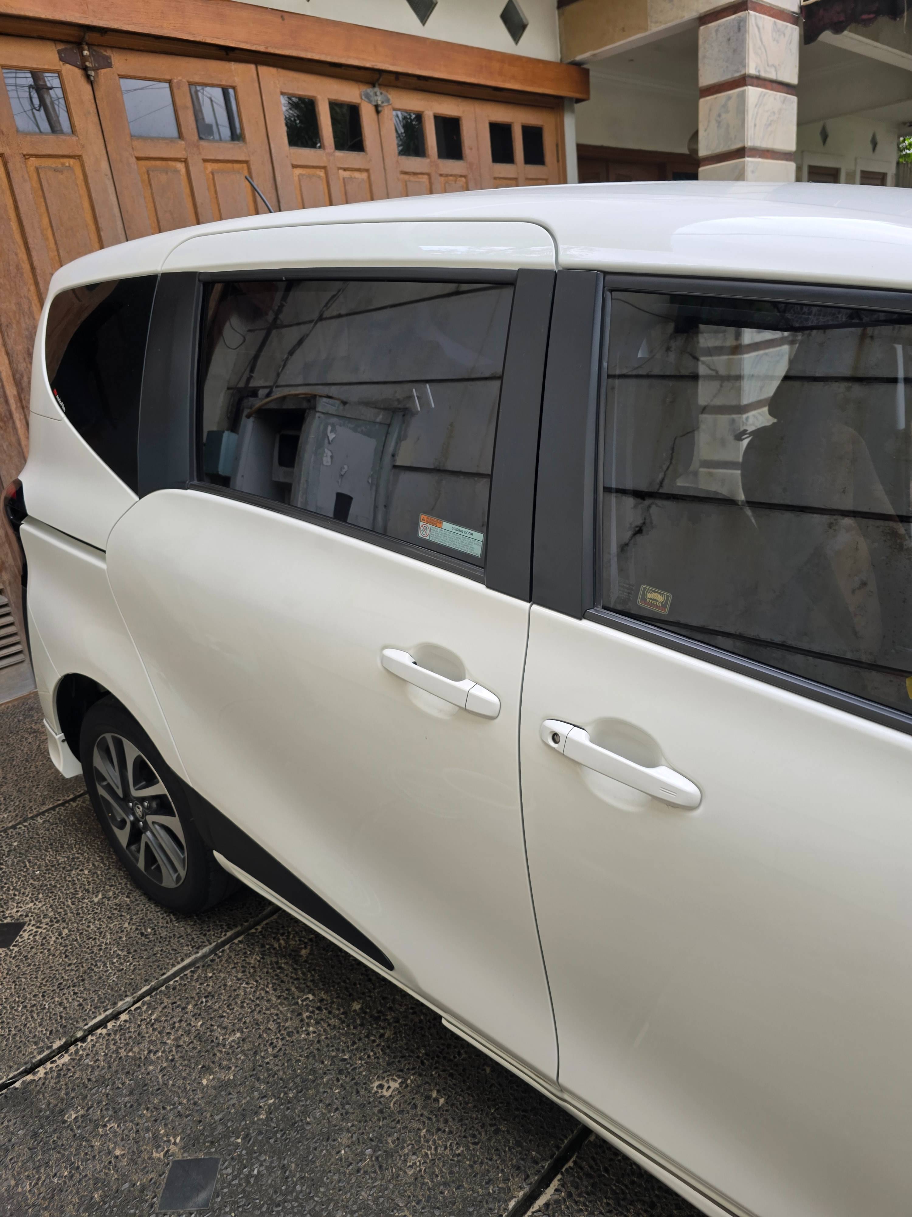 2017 Toyota Sienta 2017 Toyota Sienta