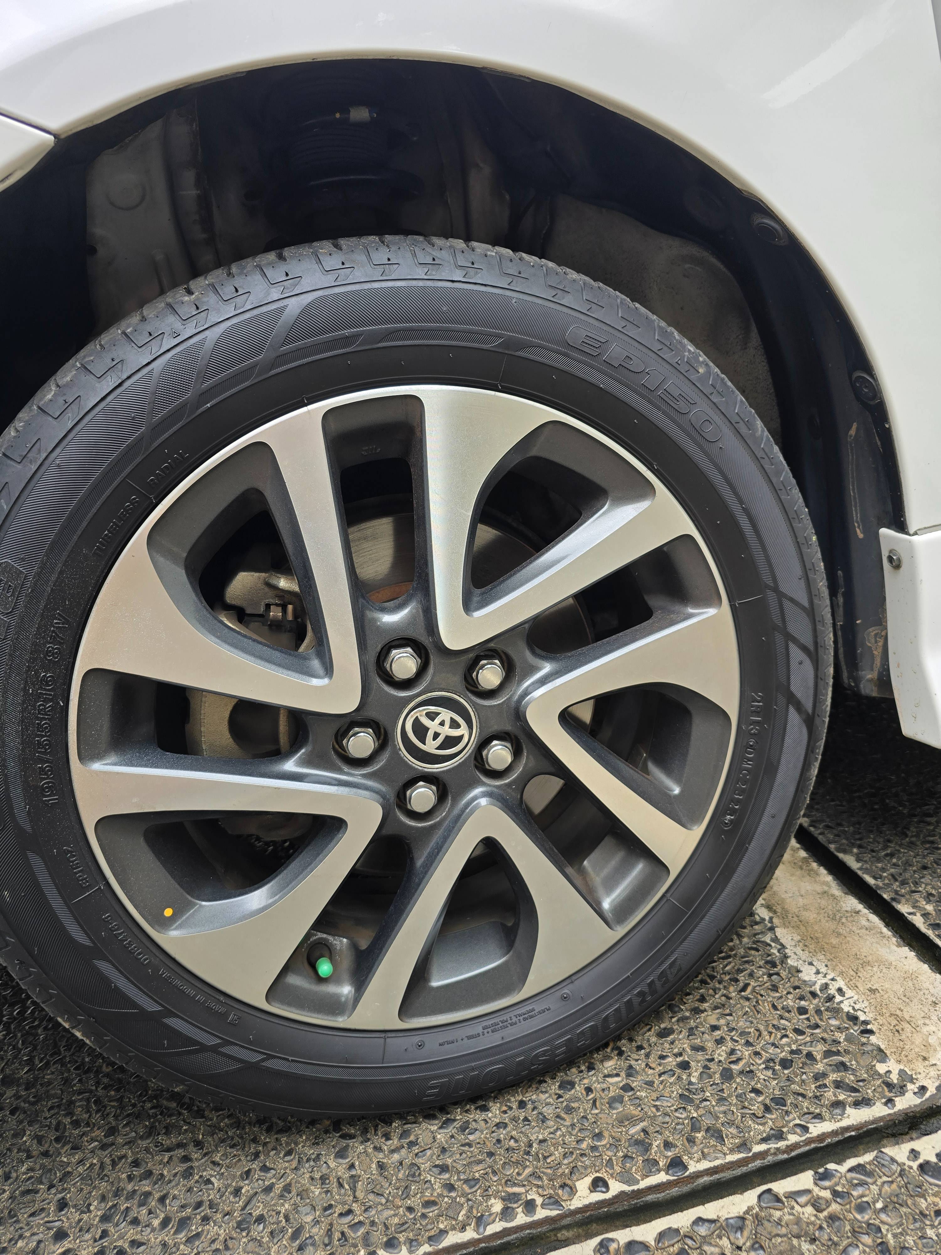 2017 Toyota Sienta 2017 Toyota Sienta