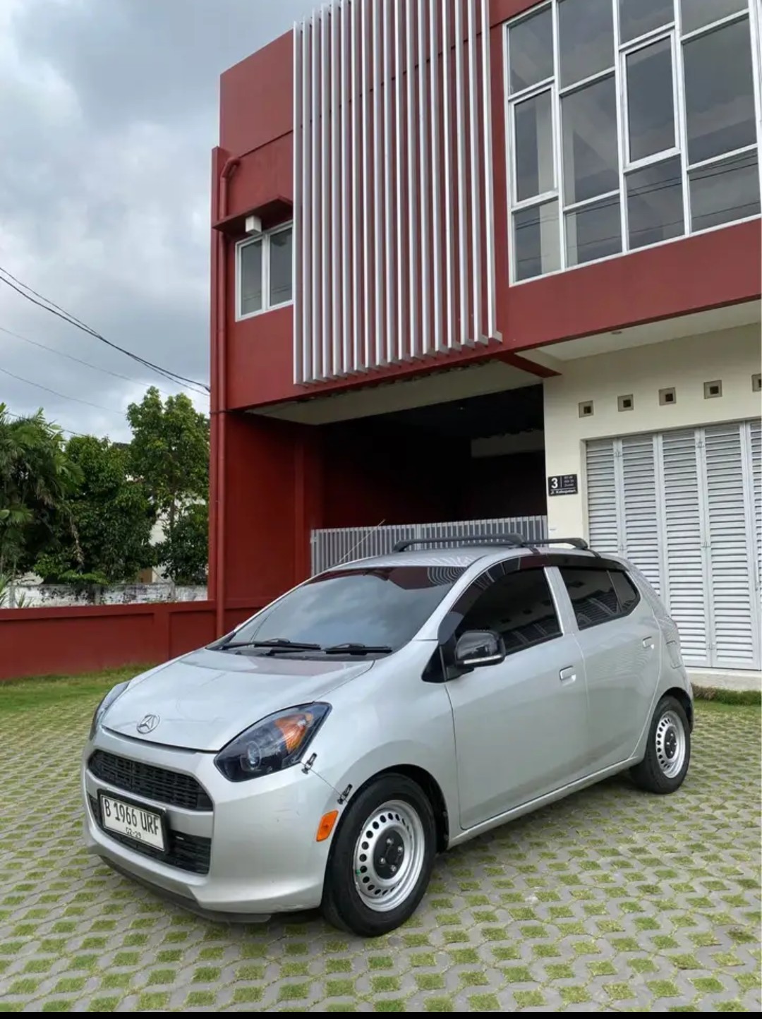 2012 Daihatsu Ayla 1.0L M AT 2012 Daihatsu Ayla 1.0L M AT