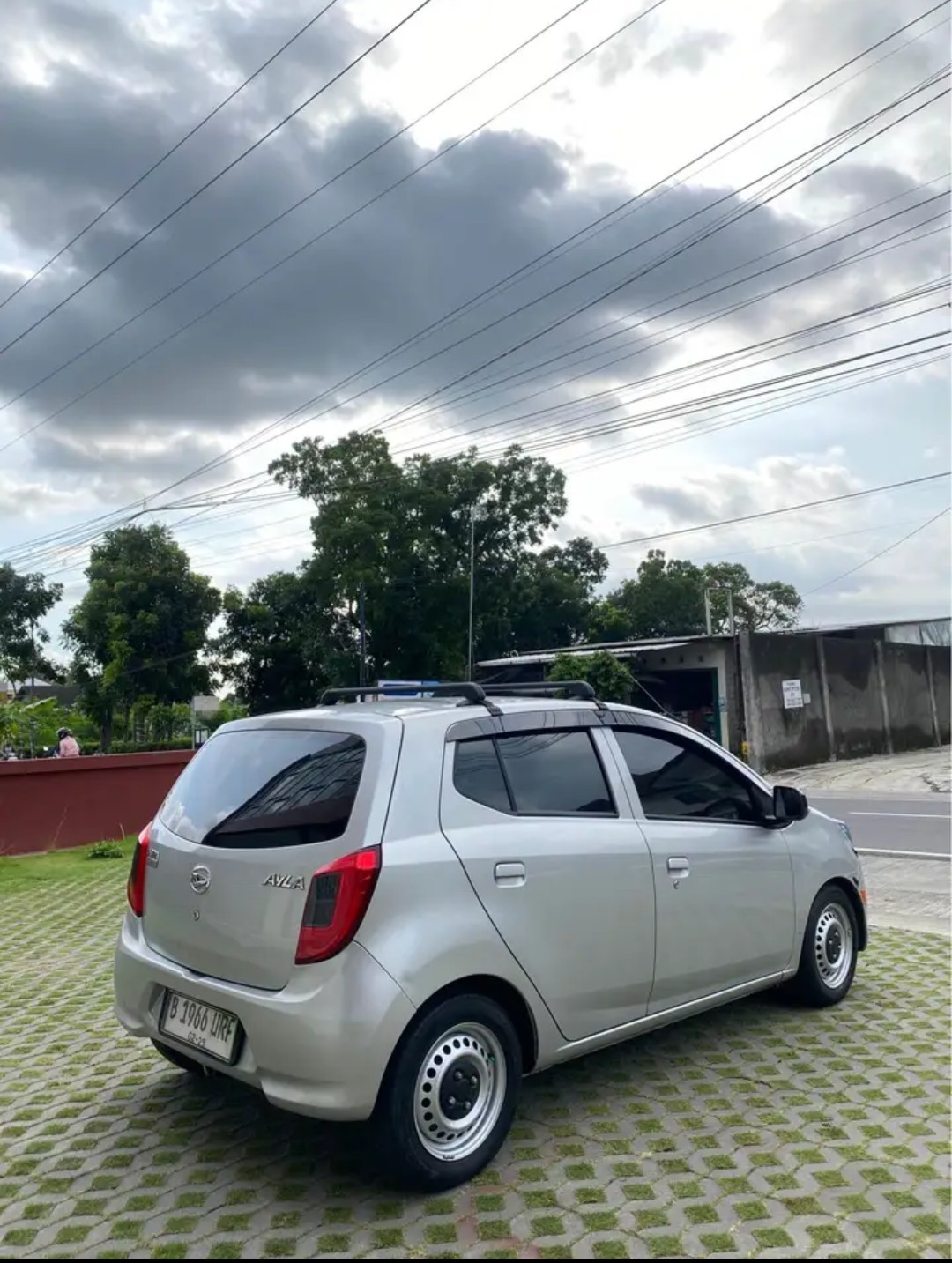 2012 Daihatsu Ayla 1.0L M AT 2012 Daihatsu Ayla 1.0L M AT