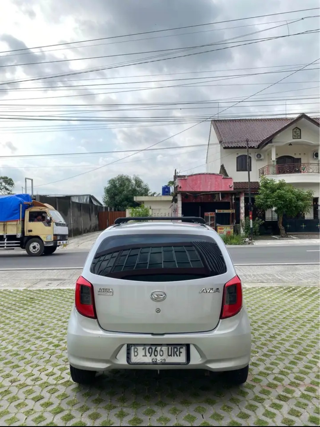 2012 Daihatsu Ayla 1.0L M AT 2012 Daihatsu Ayla 1.0L M AT