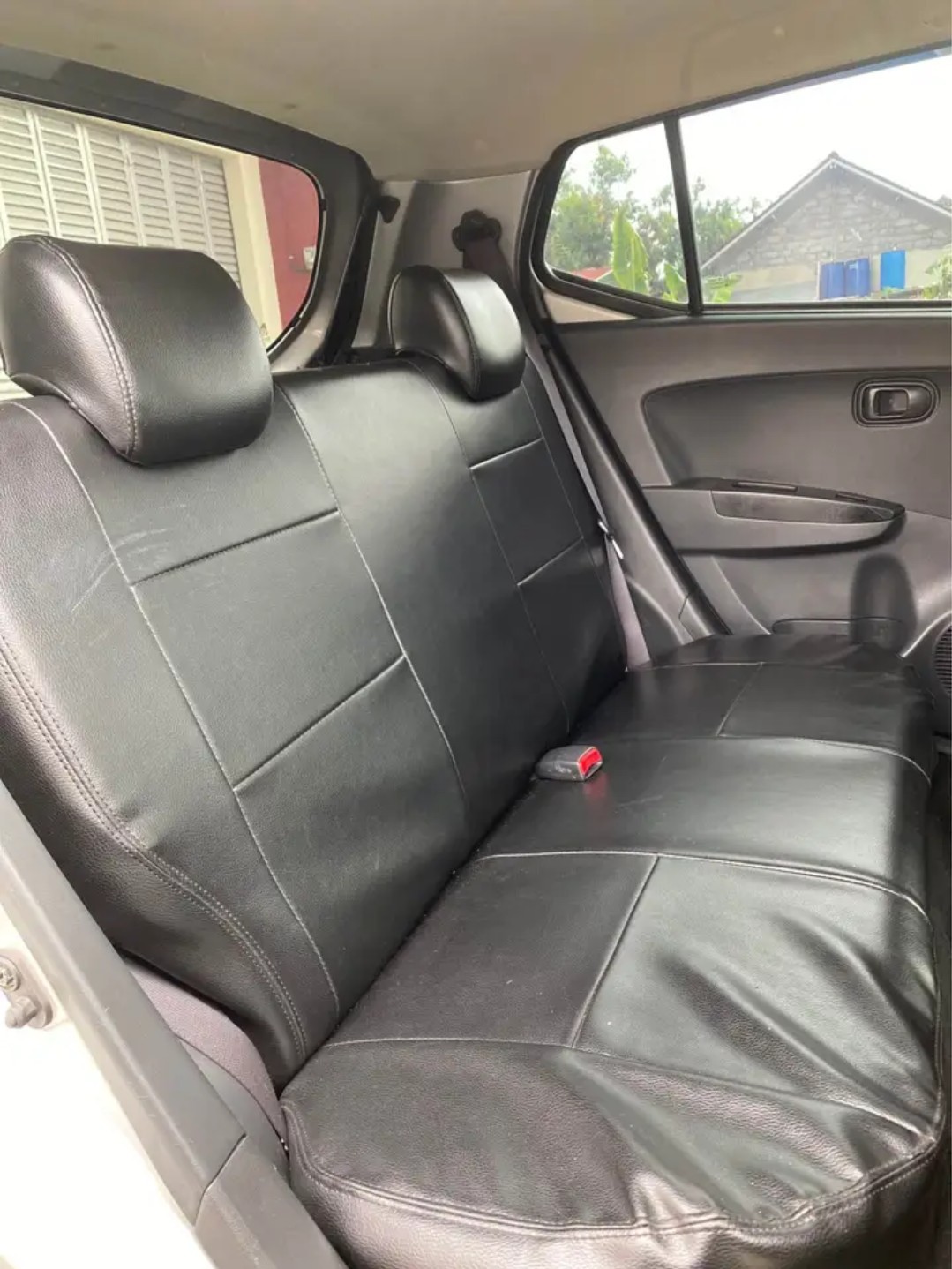 2012 Daihatsu Ayla 1.0L M AT 2012 Daihatsu Ayla 1.0L M AT