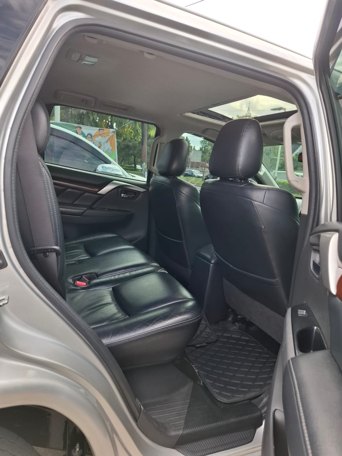 2016 Mitsubishi Pajero Sport Dakar AT 4x2 2016 Mitsubishi Pajero Sport Dakar AT 4x2