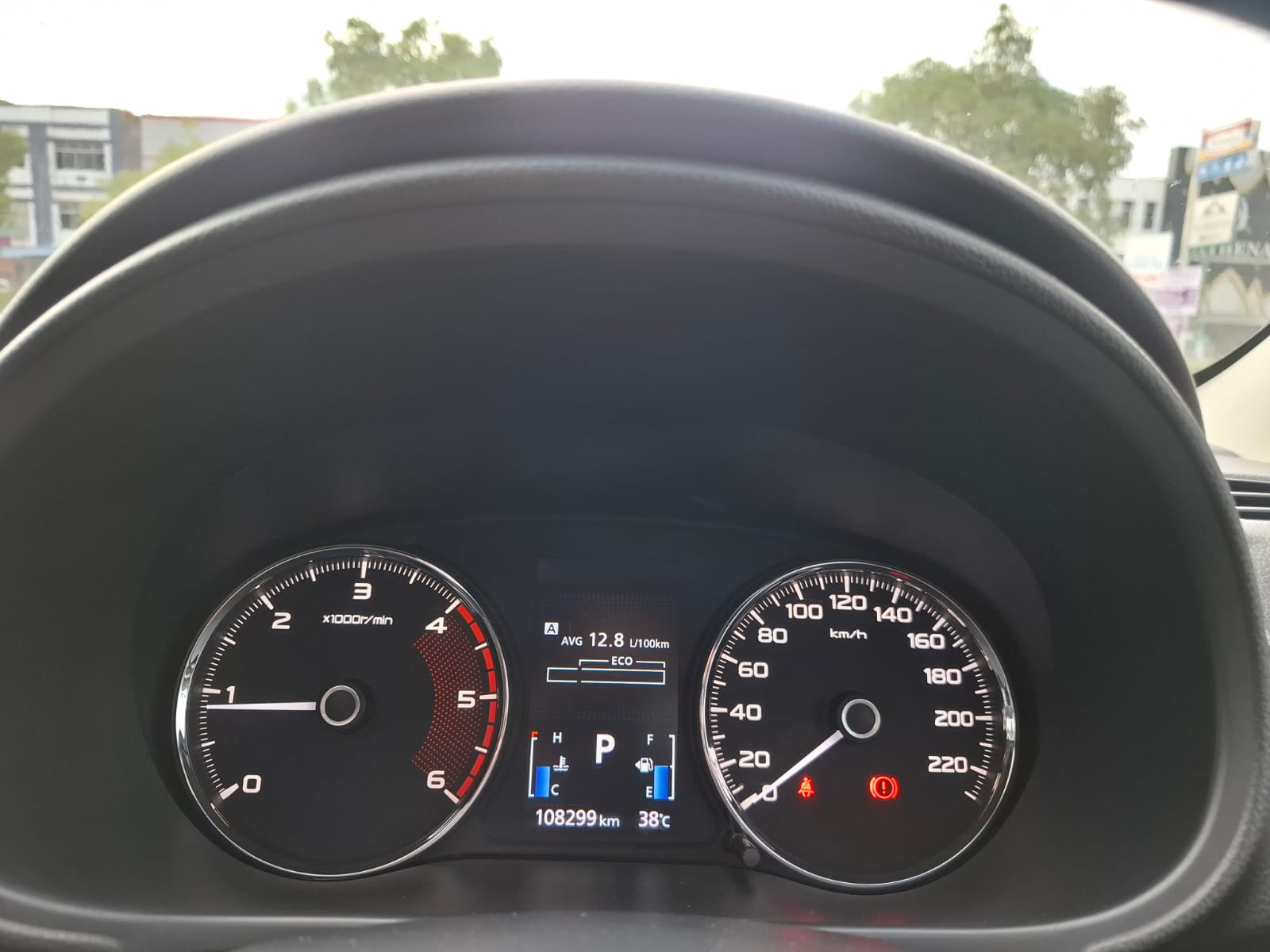 2016 Mitsubishi Pajero Sport Dakar AT 4x2 2016 Mitsubishi Pajero Sport Dakar AT 4x2