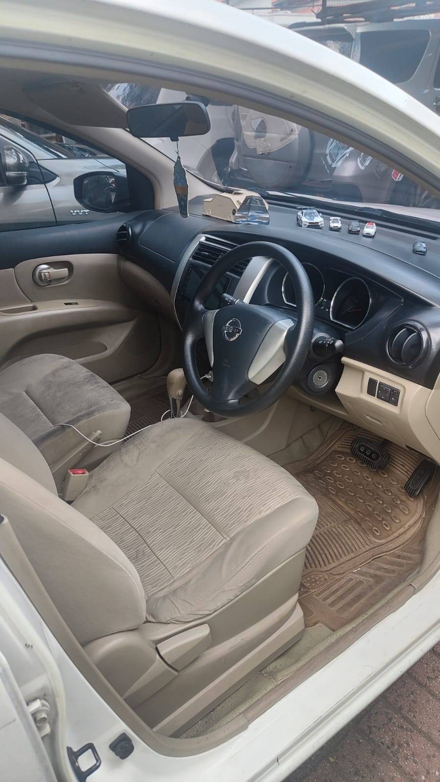 2015 Nissan Grand Livina 2015 Nissan Grand Livina