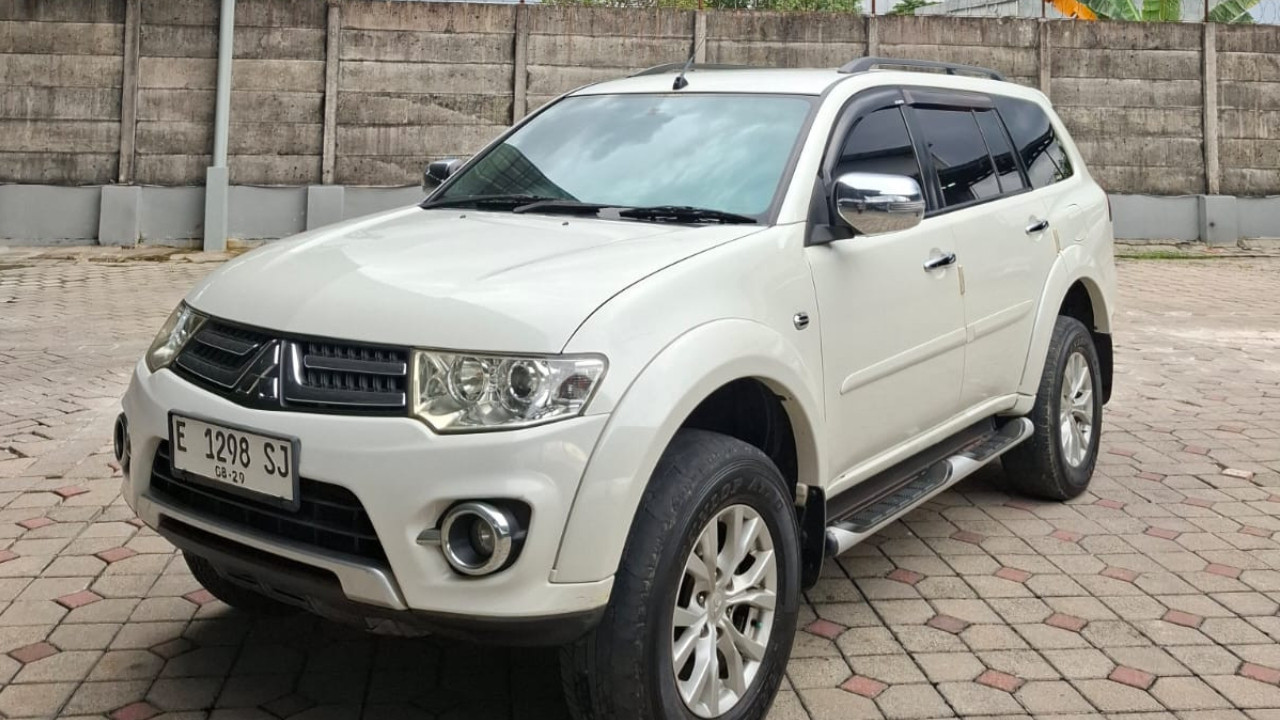 2014 Mitsubishi Pajero GLS 2.5L AT 2014 Mitsubishi Pajero GLS 2.5L AT