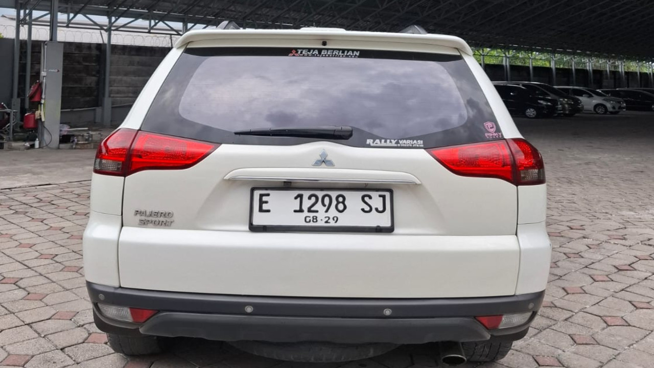 2014 Mitsubishi Pajero GLS 2.5L AT 2014 Mitsubishi Pajero GLS 2.5L AT