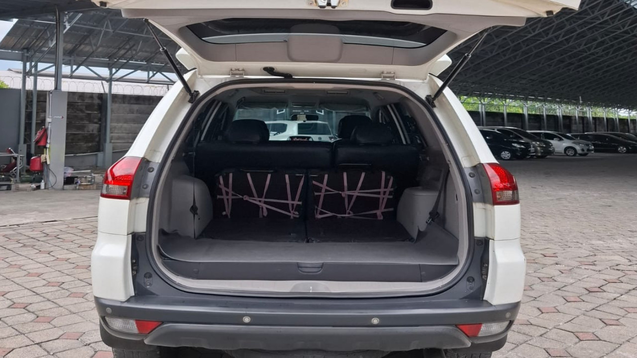 2014 Mitsubishi Pajero GLS 2.5L AT 2014 Mitsubishi Pajero GLS 2.5L AT