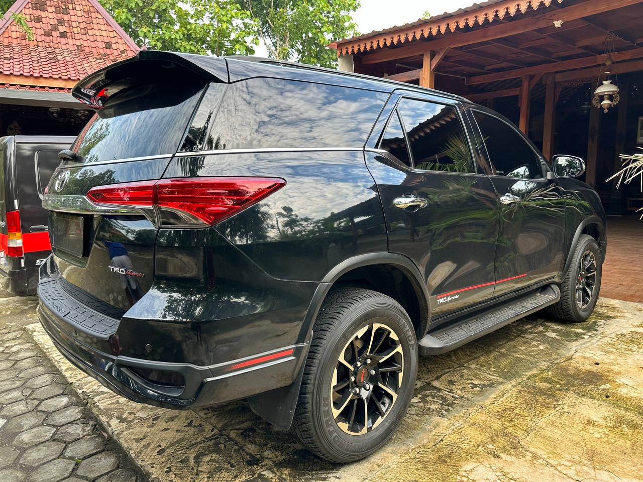 2019 Toyota Fortuner VRZ 4X2 TRD 2.4L AT 2019 Toyota Fortuner VRZ 4X2 TRD 2.4L AT
