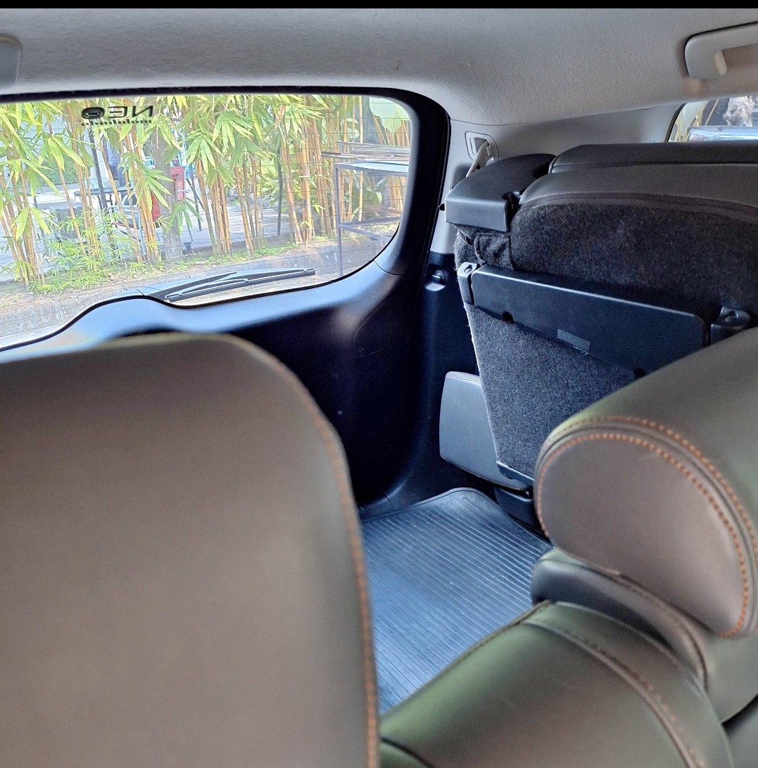 2019 Toyota Kijang Innova 2.4 V Diesel AT 2019 Toyota Kijang Innova 2.4 V Diesel AT