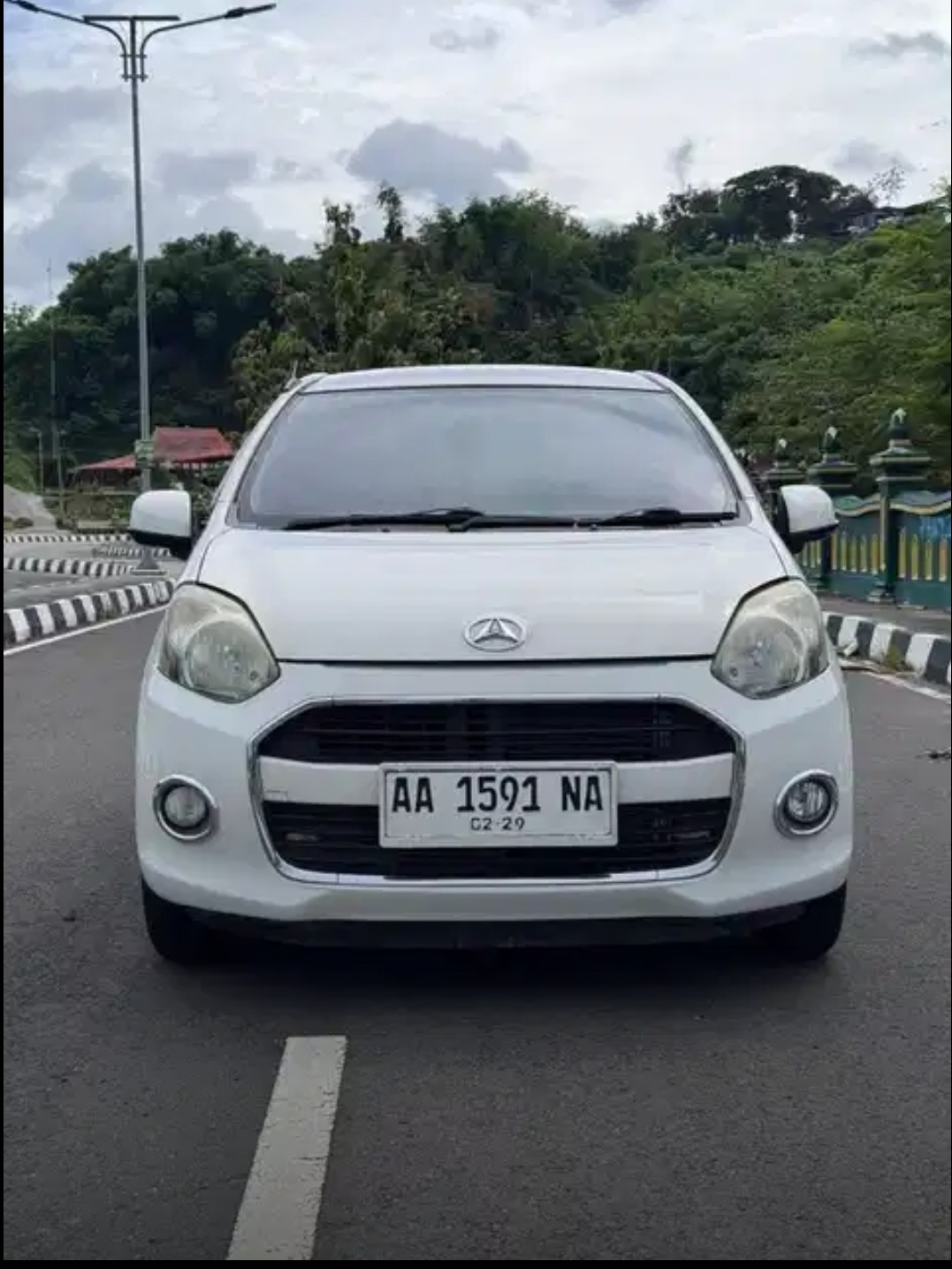 Second Hand 2015 Daihatsu Ayla  1.0 X MT Second Hand 2015 Daihatsu Ayla  1.0 X MT