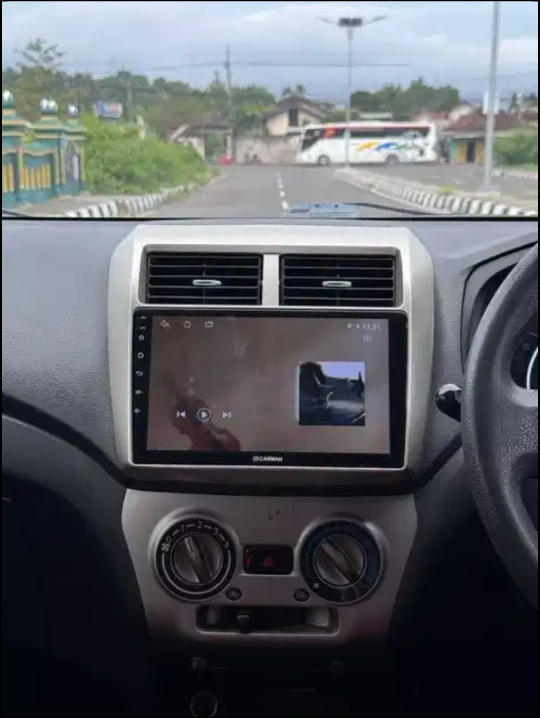 2015 Daihatsu Ayla  1.0 X MT 2015 Daihatsu Ayla  1.0 X MT