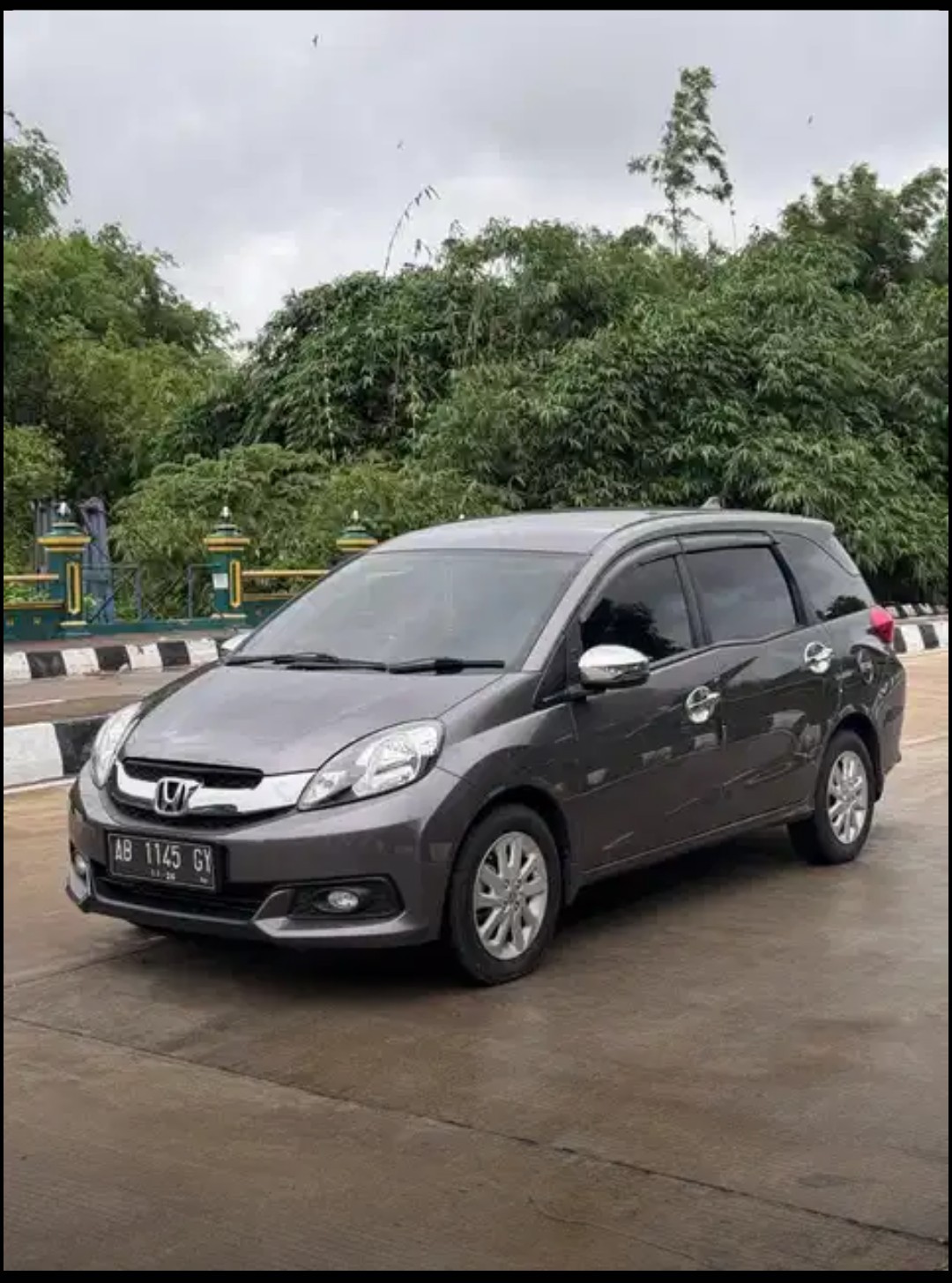 2016 Honda Mobilio E 1.5L MT 2016 Honda Mobilio E 1.5L MT