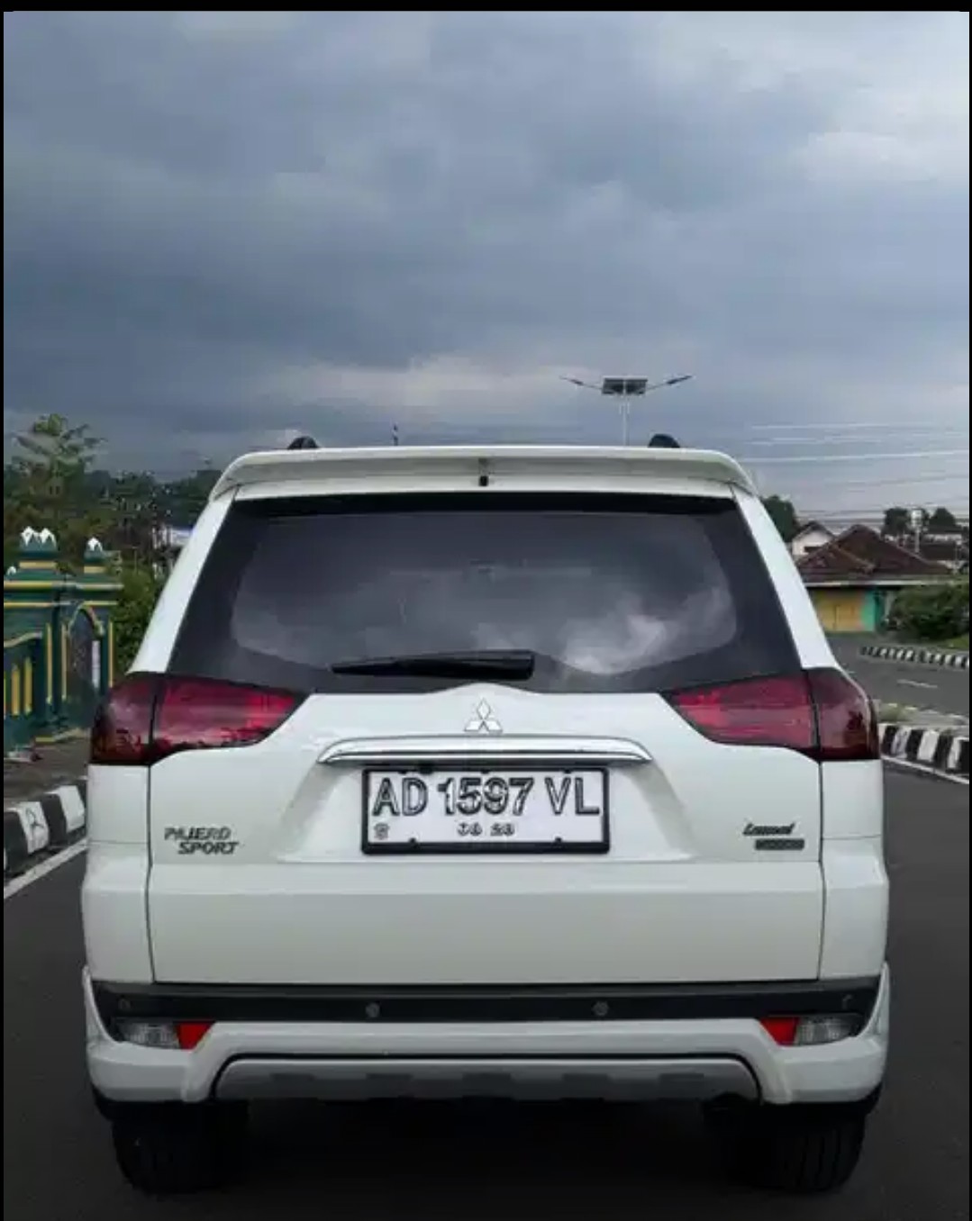 2013 Mitsubishi Pajero DAKAR 4X2 AT LIMITED 2013 Mitsubishi Pajero DAKAR 4X2 AT LIMITED