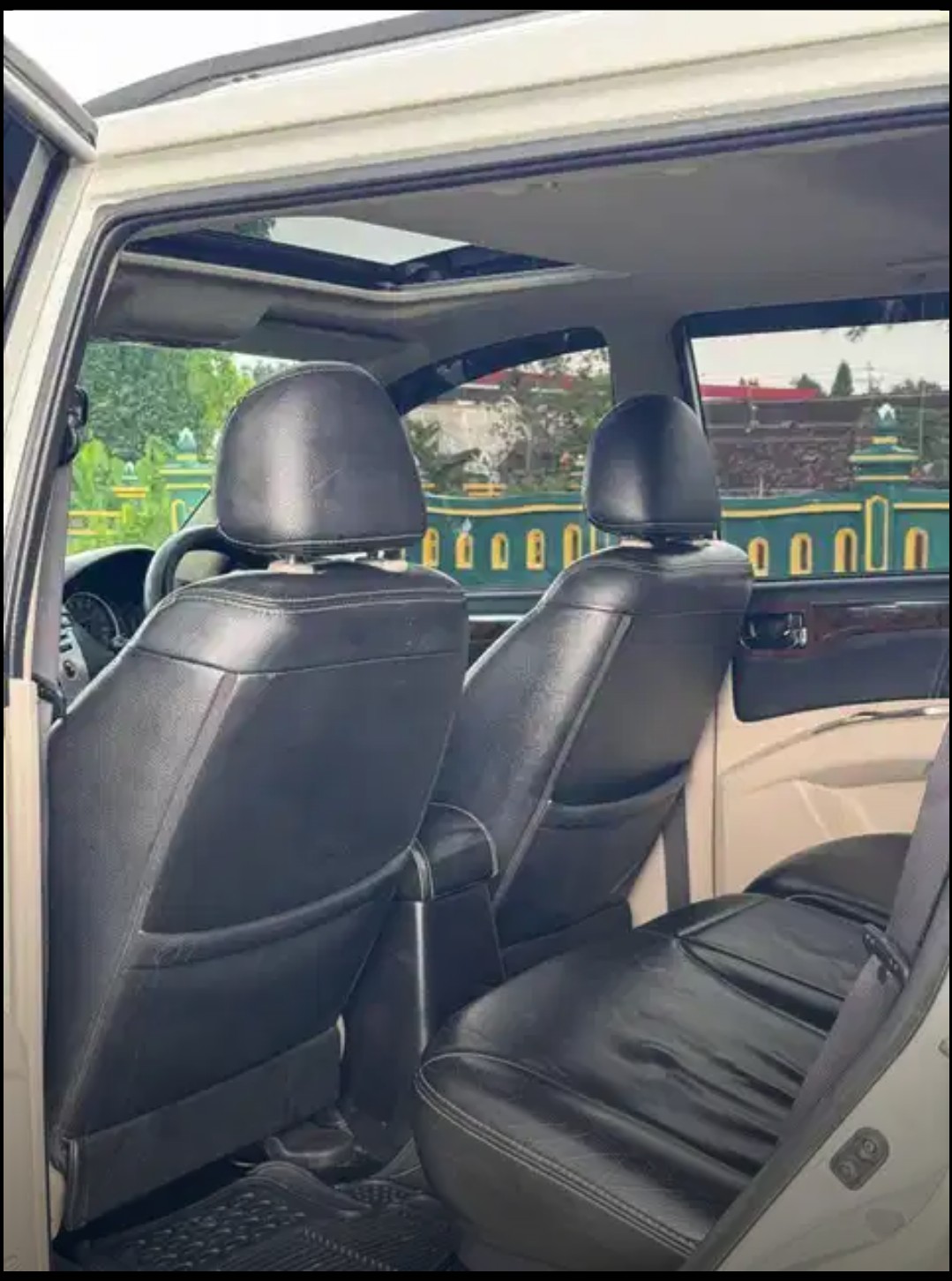 2013 Mitsubishi Pajero DAKAR 4X2 AT LIMITED 2013 Mitsubishi Pajero DAKAR 4X2 AT LIMITED