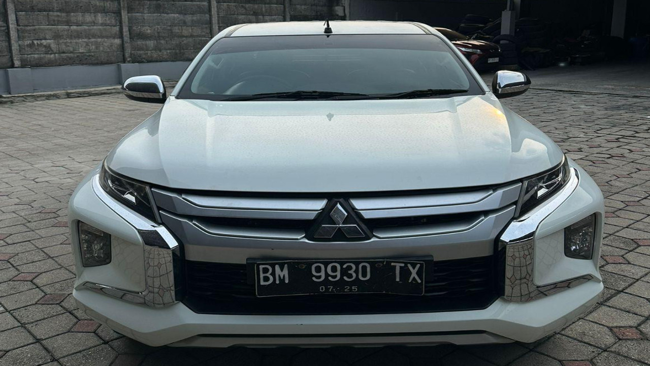 2019 Mitsubishi Triton Double Cab GLS 4x4 MT Bekas 2019 Mitsubishi Triton Double Cab GLS 4x4 MT Bekas