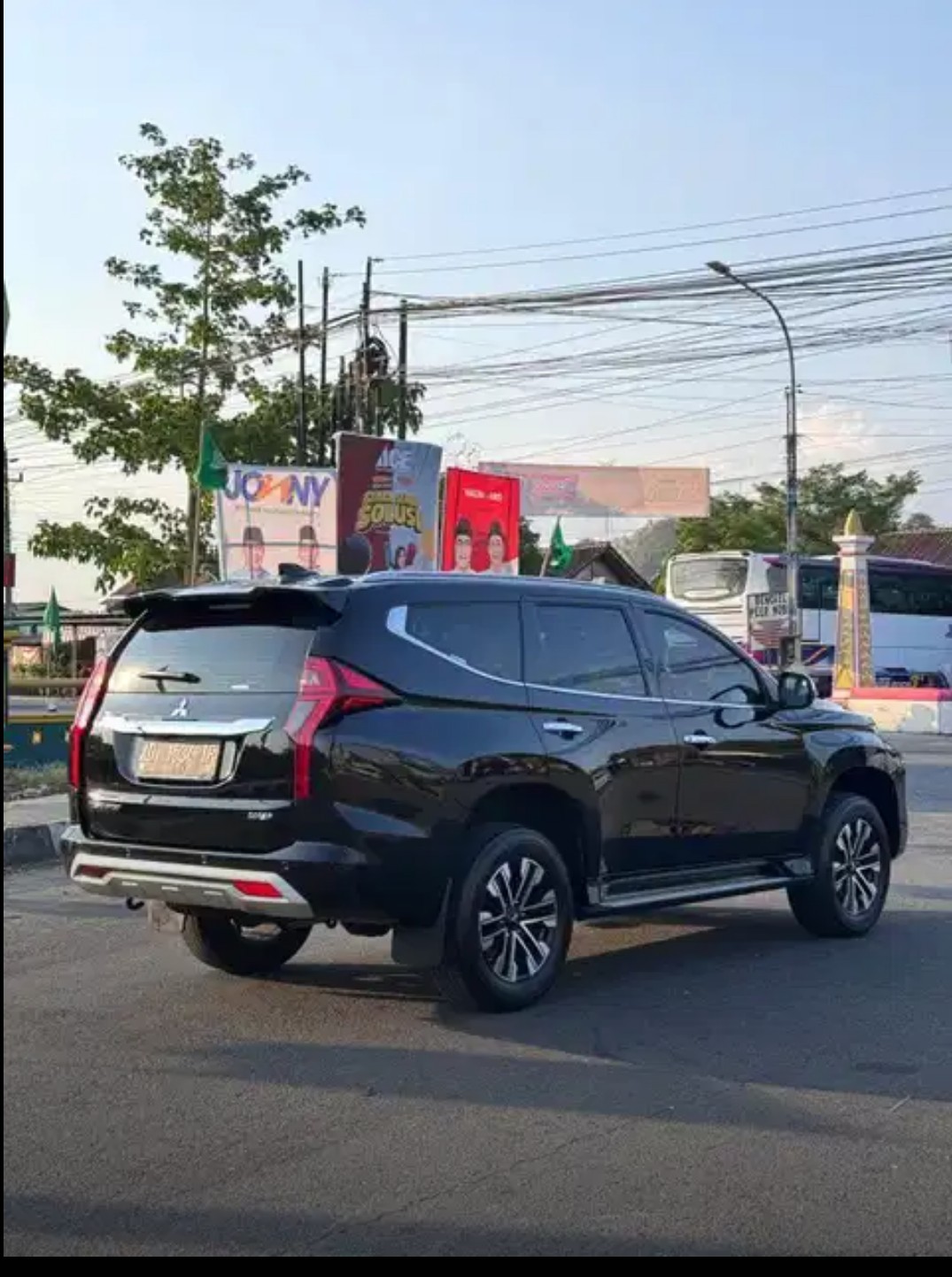 2021 Mitsubishi Pajero Sport Dakar Ultimate AT 4x2 2021 Mitsubishi Pajero Sport Dakar Ultimate AT 4x2