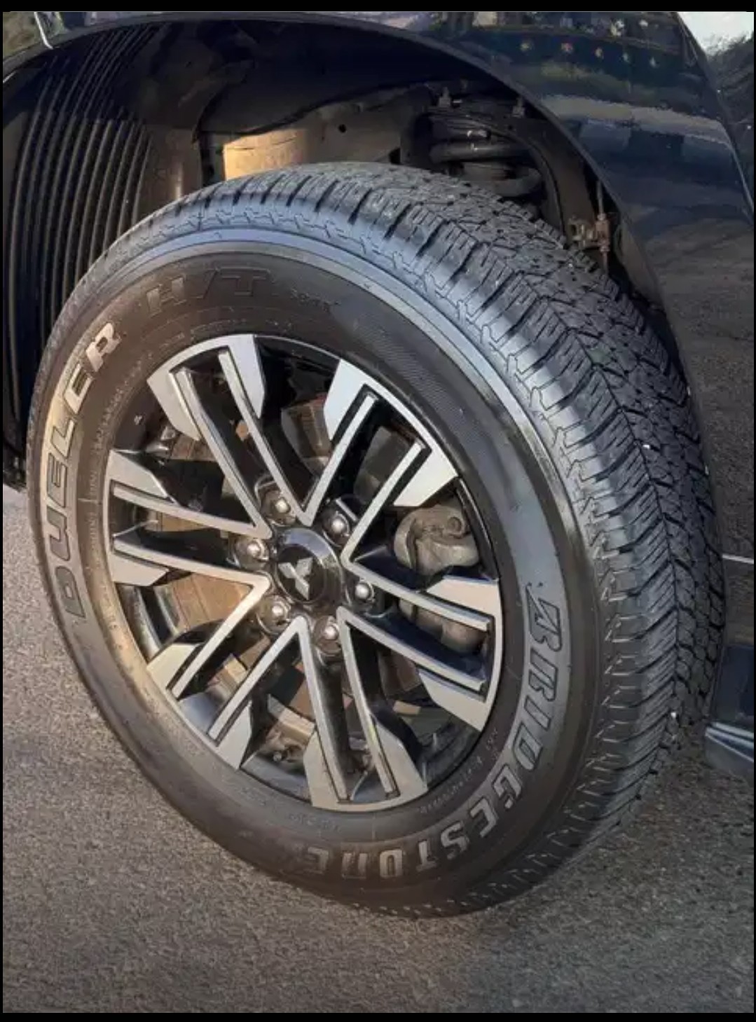 2021 Mitsubishi Pajero Sport Dakar Ultimate AT 4x2 2021 Mitsubishi Pajero Sport Dakar Ultimate AT 4x2