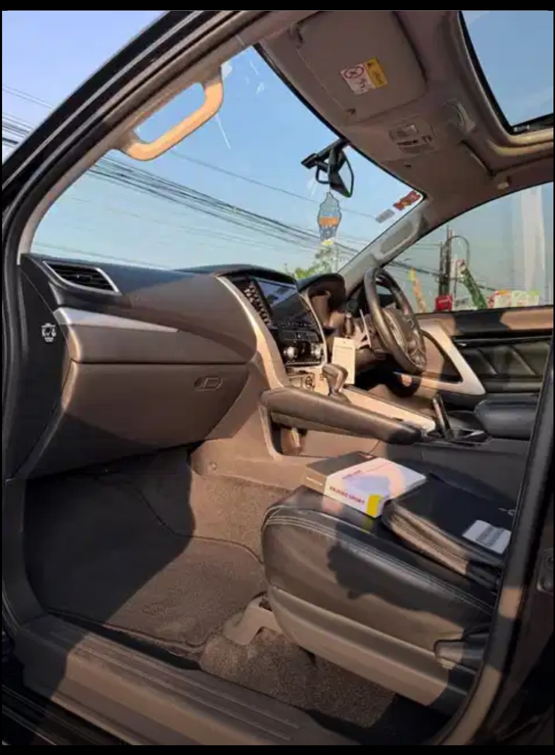 2021 Mitsubishi Pajero Sport Dakar Ultimate AT 4x2 2021 Mitsubishi Pajero Sport Dakar Ultimate AT 4x2