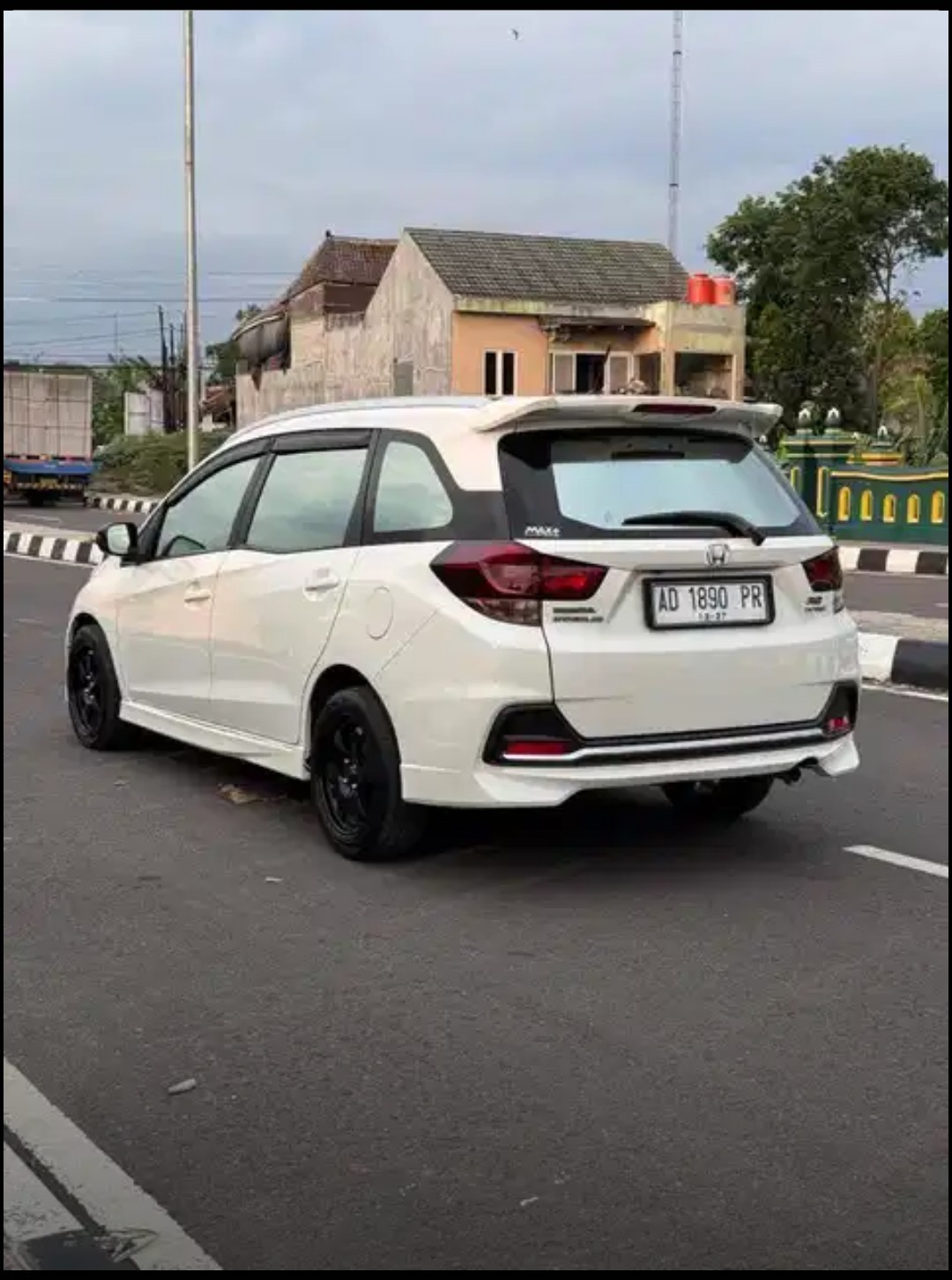 2015 Honda Mobilio RS 1.5L MT 2015 Honda Mobilio RS 1.5L MT