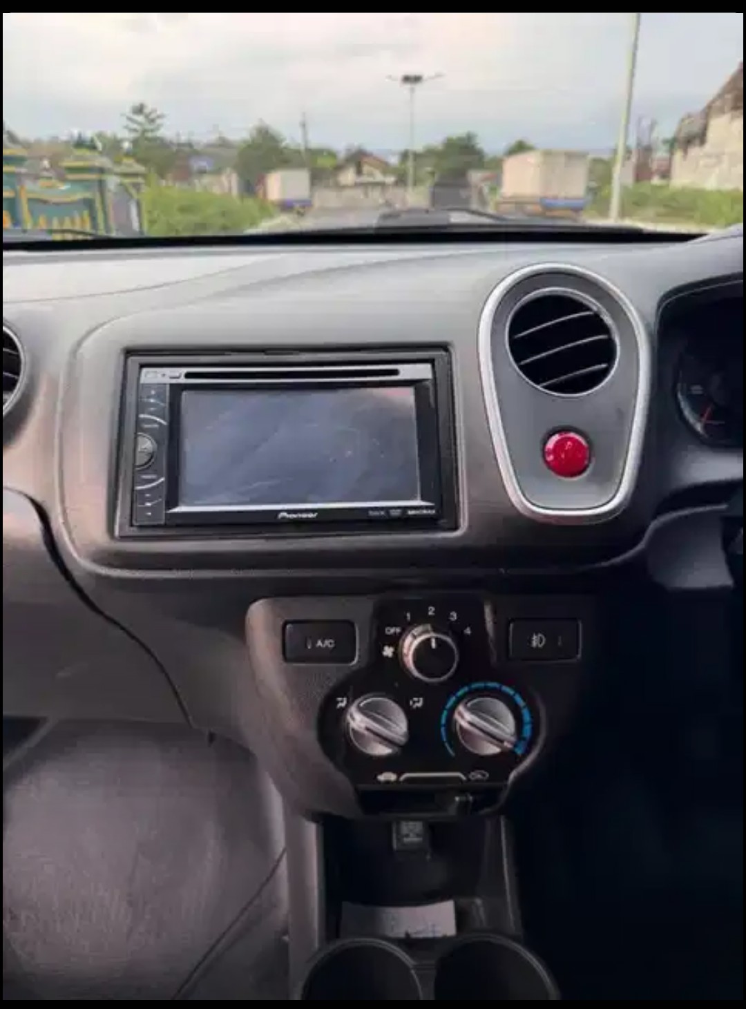 2015 Honda Mobilio RS 1.5L MT 2015 Honda Mobilio RS 1.5L MT