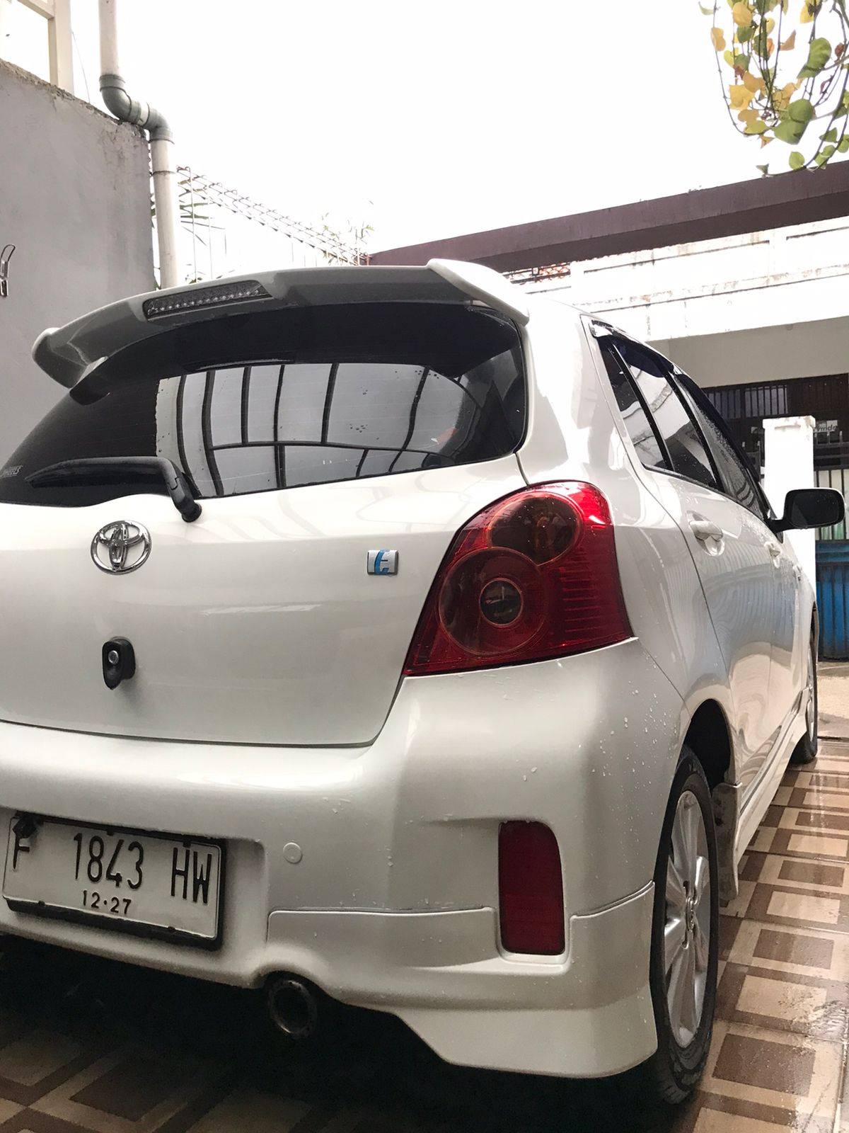 2012 Toyota Yaris 2012 Toyota Yaris