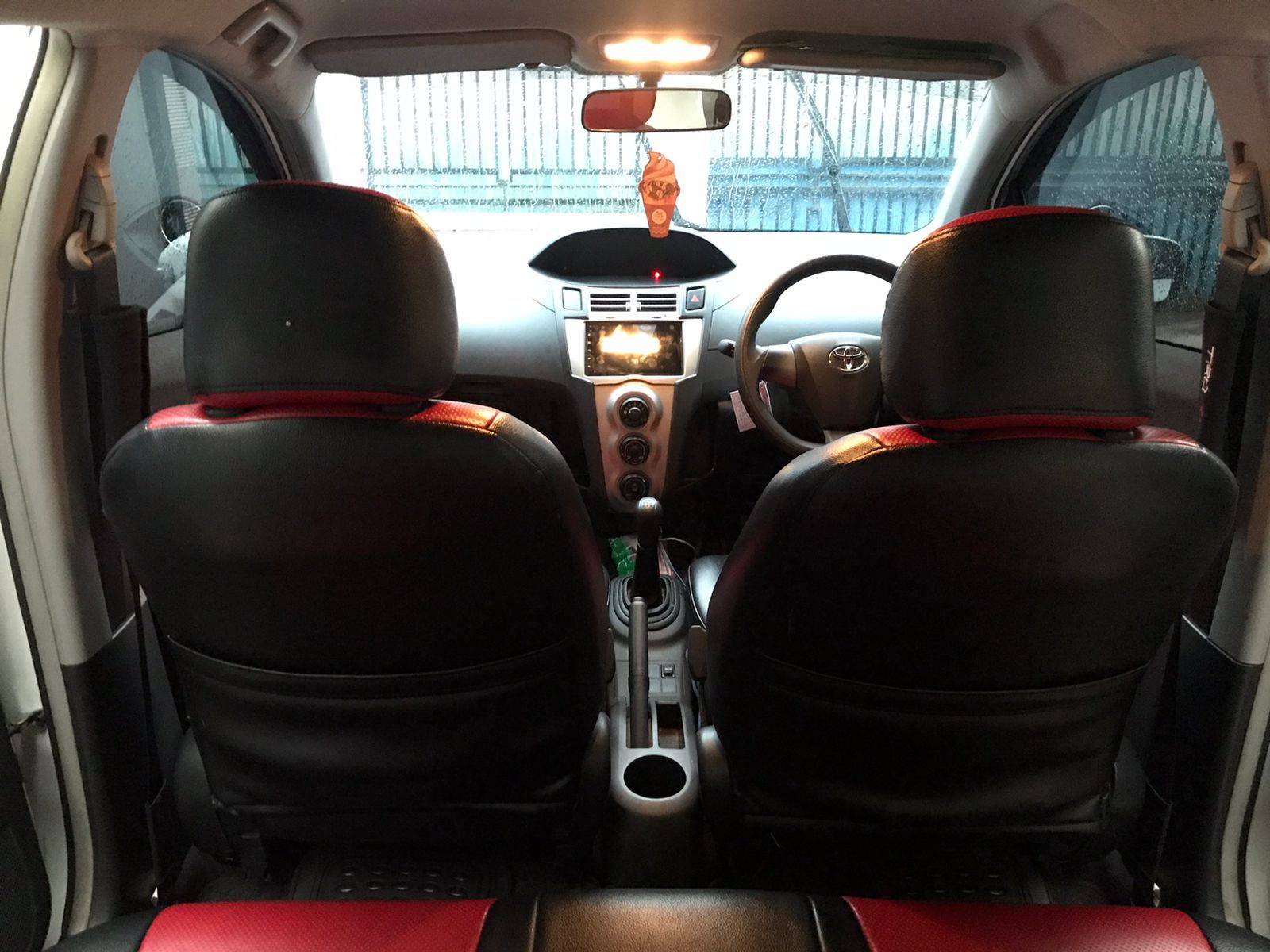 2012 Toyota Yaris 2012 Toyota Yaris