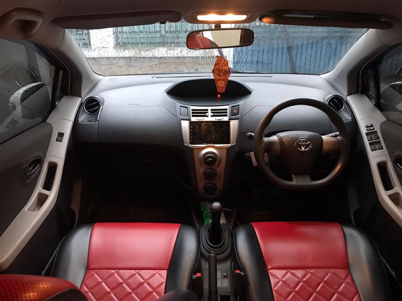 2012 Toyota Yaris 2012 Toyota Yaris