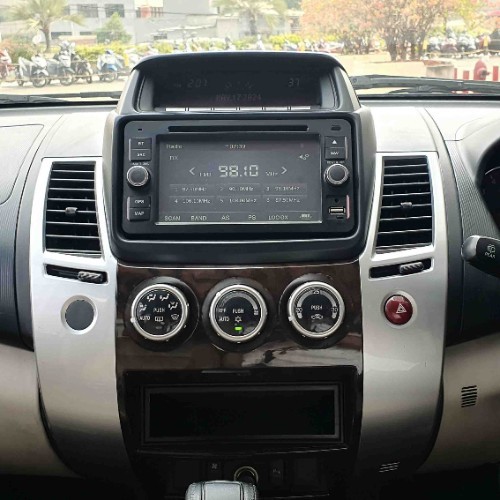 2015 Mitsubishi Pajero Sport 2015 Mitsubishi Pajero Sport